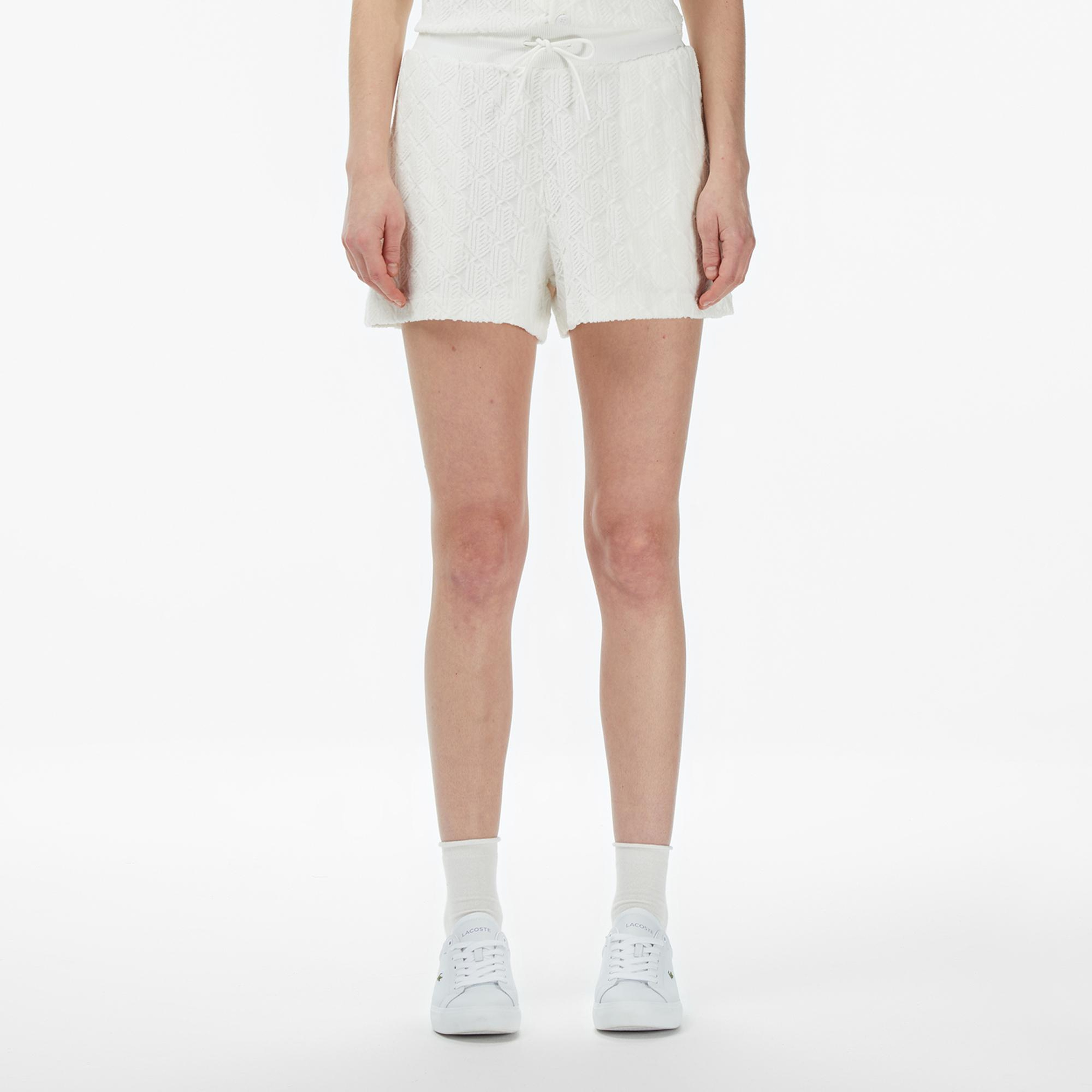 Lacoste Kadın Relaxed Fit Monogram Beyaz Şort