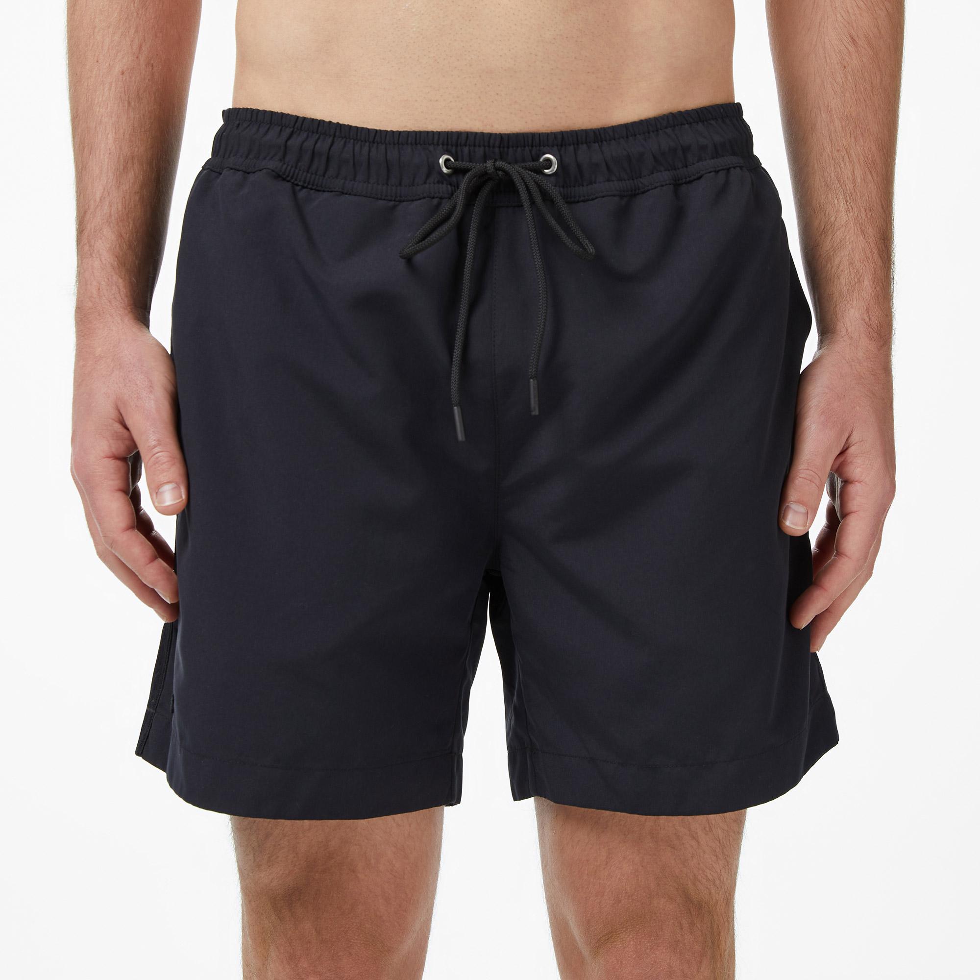 Lacoste Erkek Regular Fit Siyah Deniz Şortu