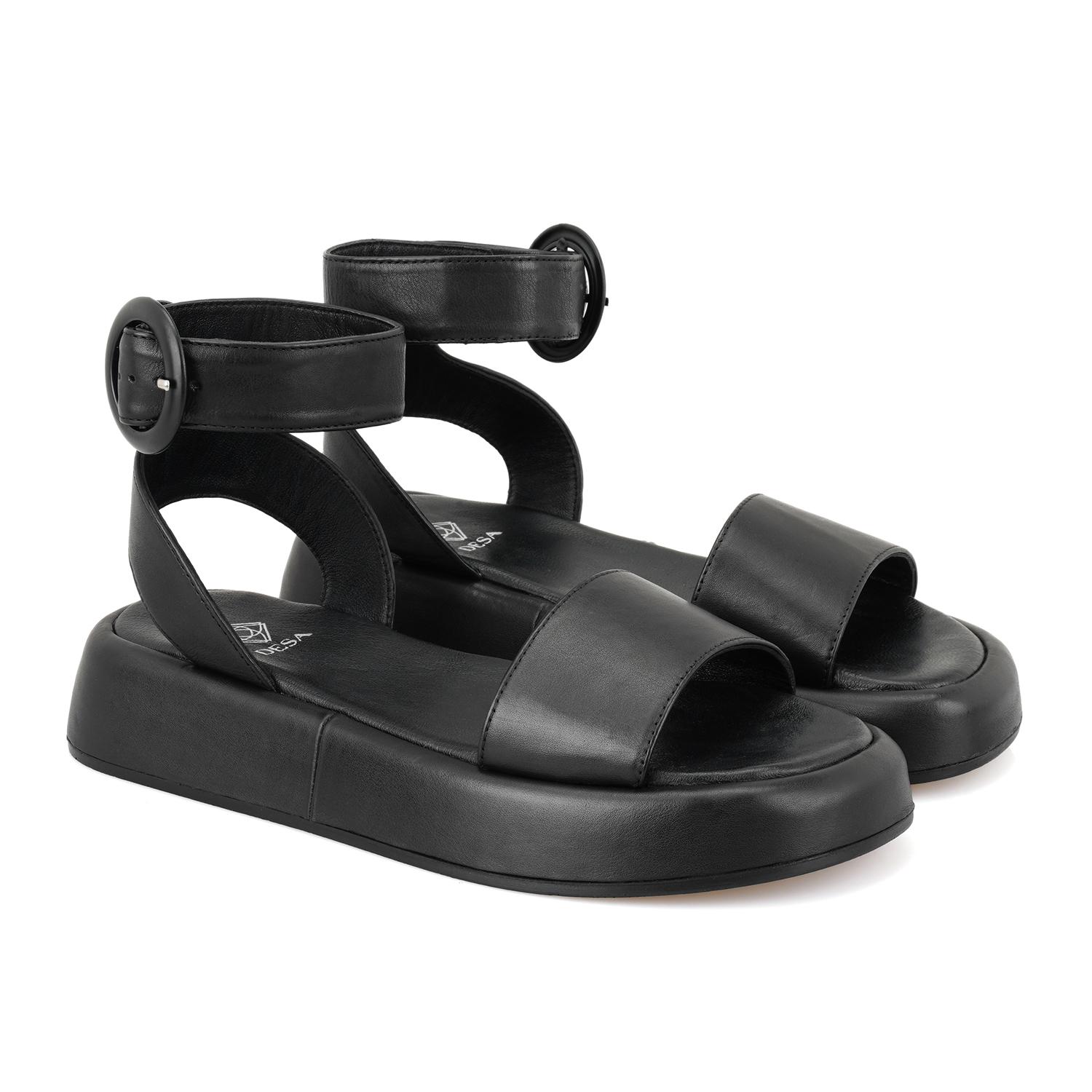 Kadın Siyah Ayarlanabilir Tokalı Deri Sandalet