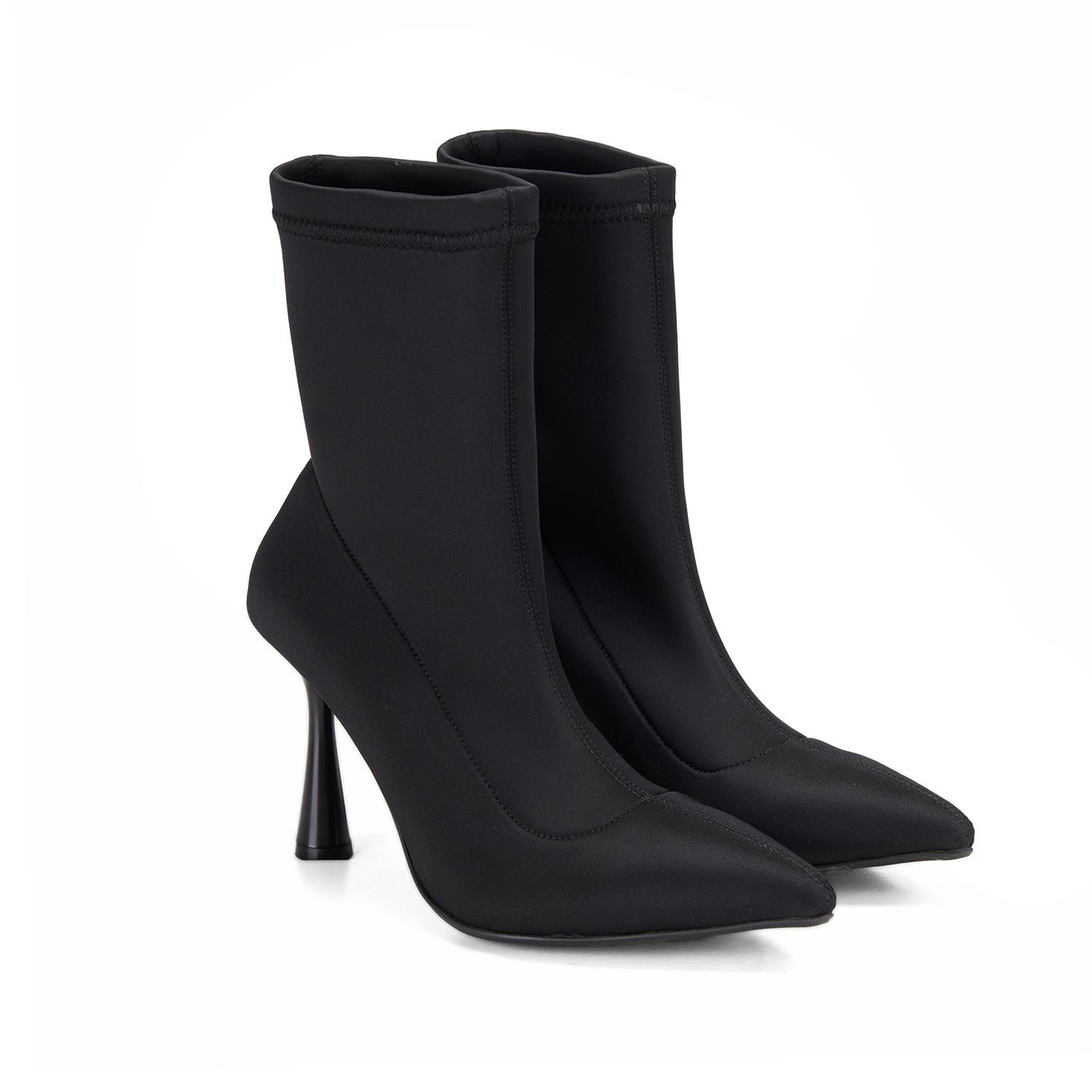 Kadın Siyah Topuklu Bot
