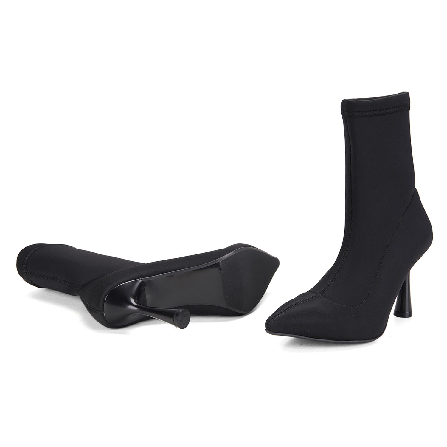Kadın Siyah Topuklu Bot