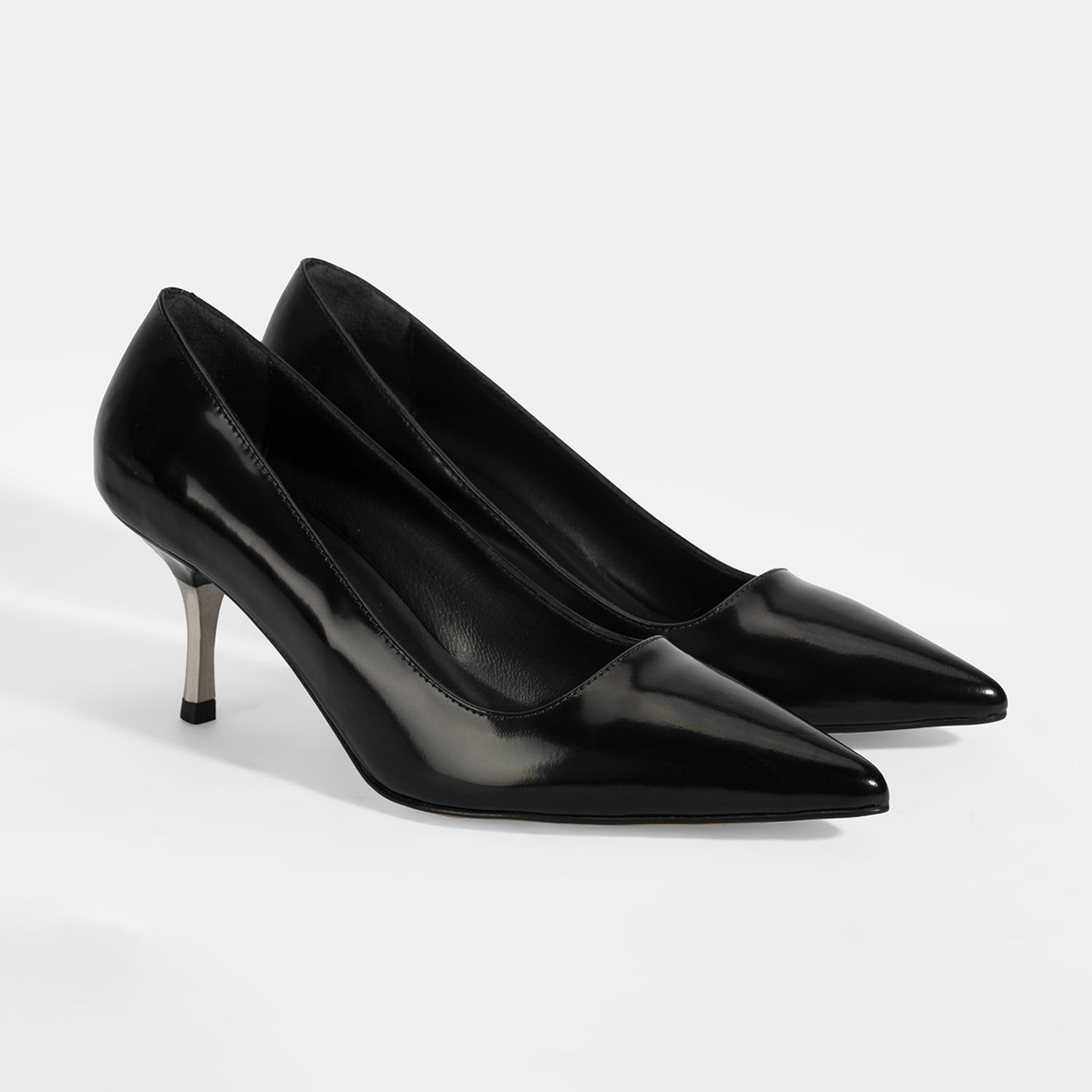 Kadın Siyah Metal Topuk Detaylı Rugan Abiye Ayakkabı