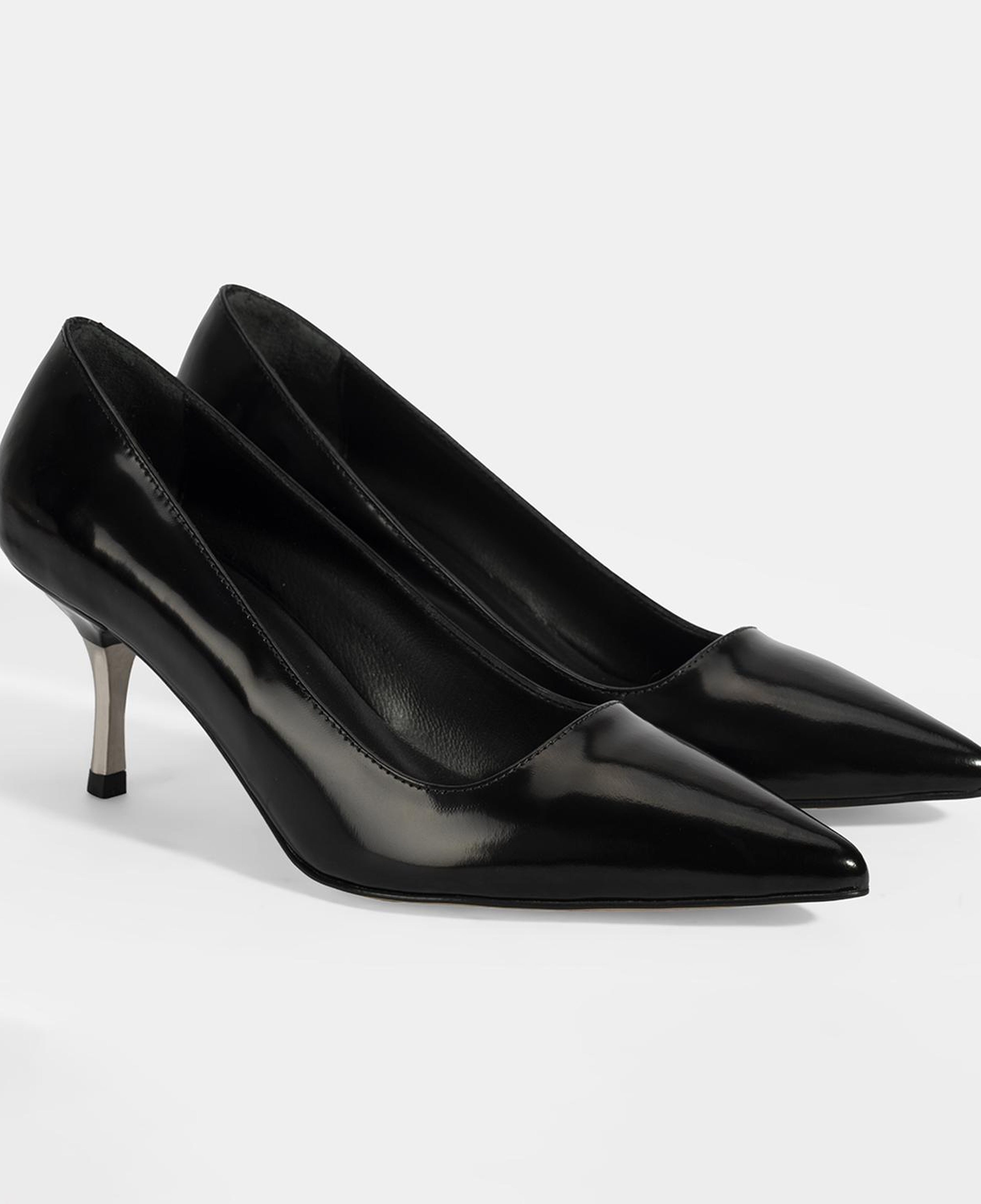 Kadın Siyah Metal Topuk Detaylı Rugan Abiye Ayakkabı