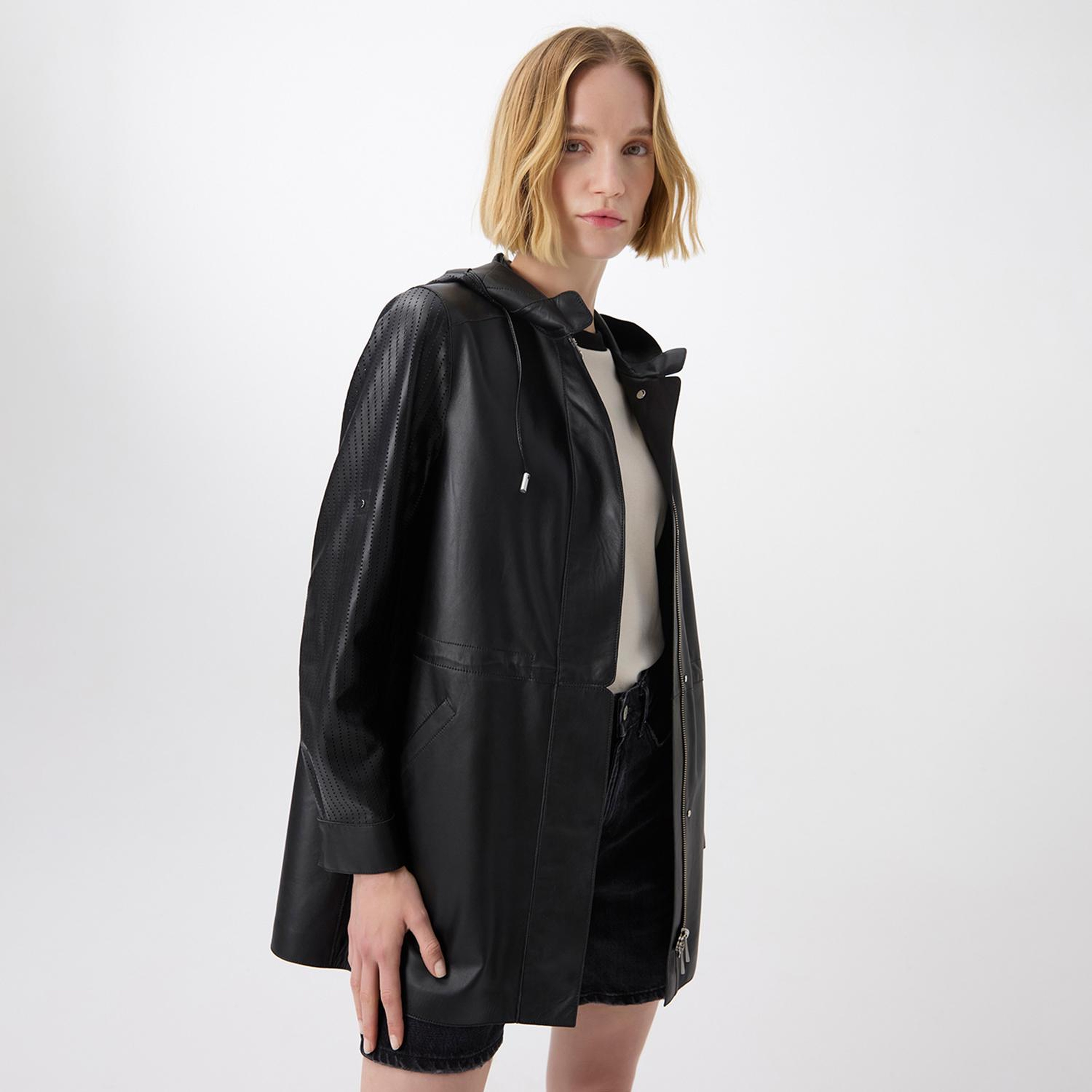 Aldabella Siyah Kadın Perforeli Deri Pardösü