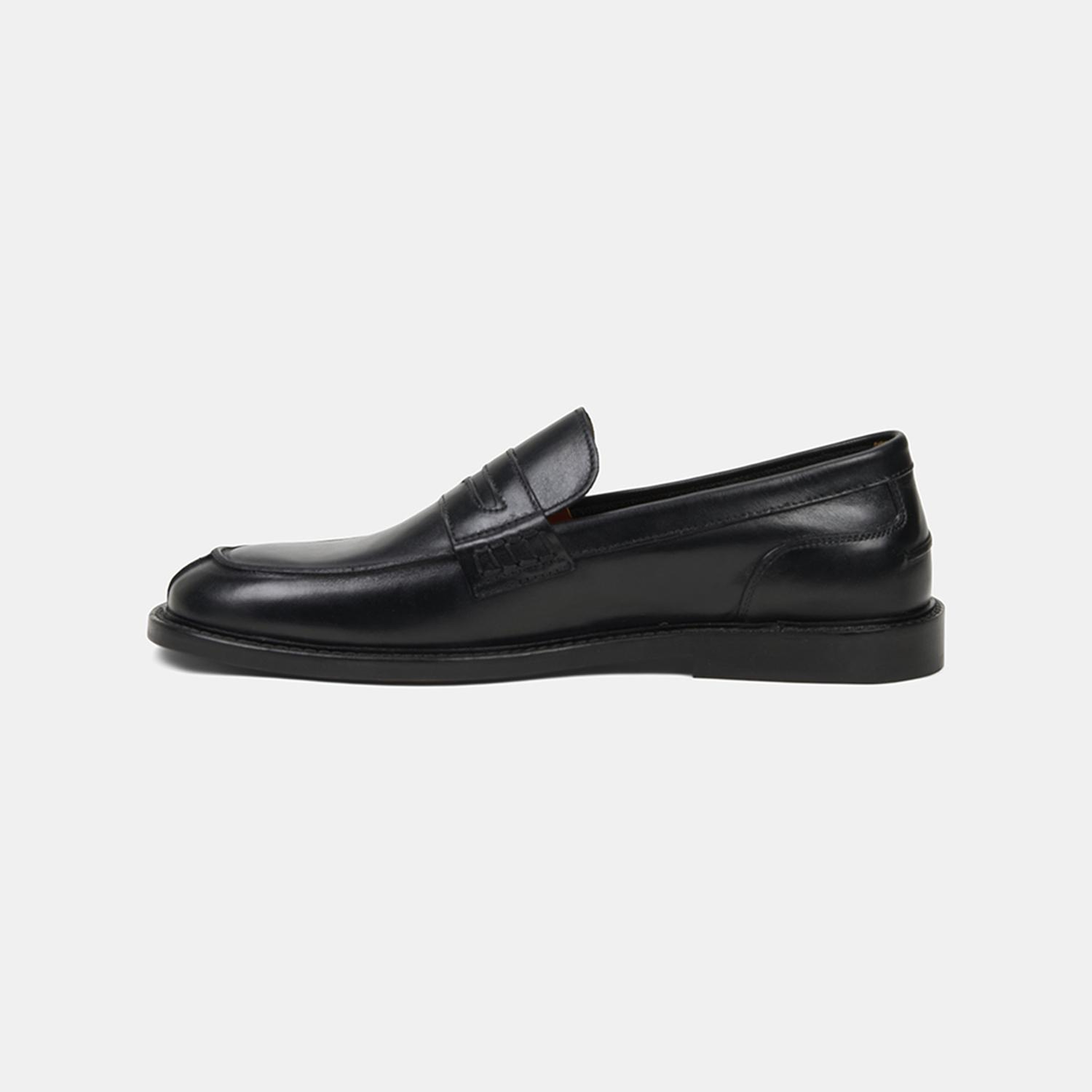 Erkek Siyah Yuvarlak Burun Klasik Deri Loafer
