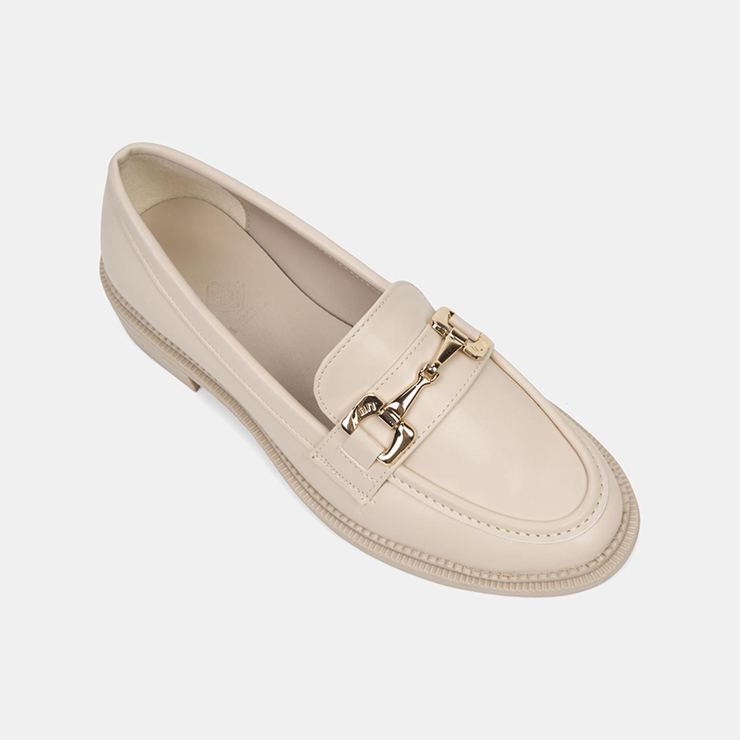 Kadın Bej Metal Toka Aksesuarlı Loafer