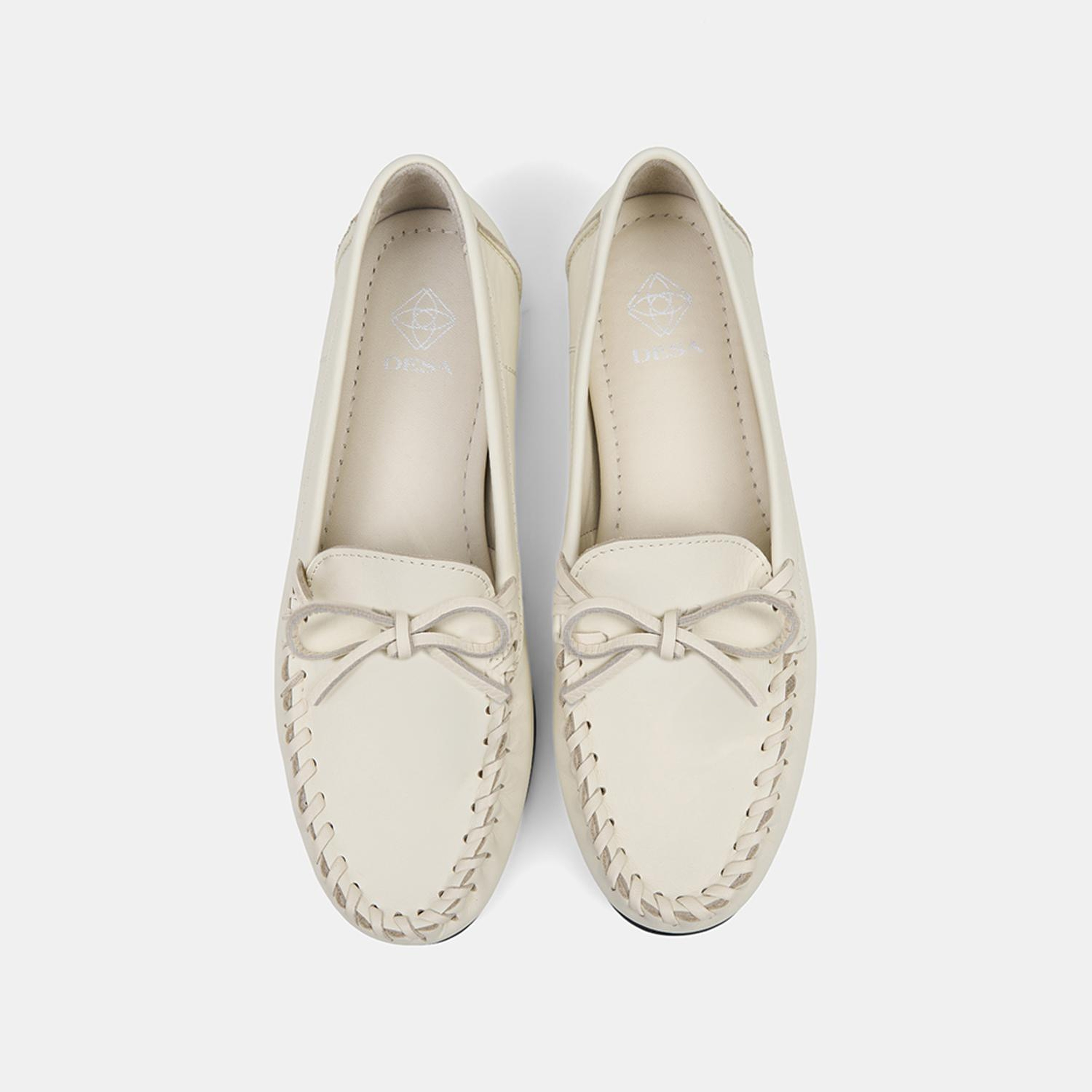 Kadın Bej Fiyonk Detaylı Büzgülü Günlük Deri Loafer