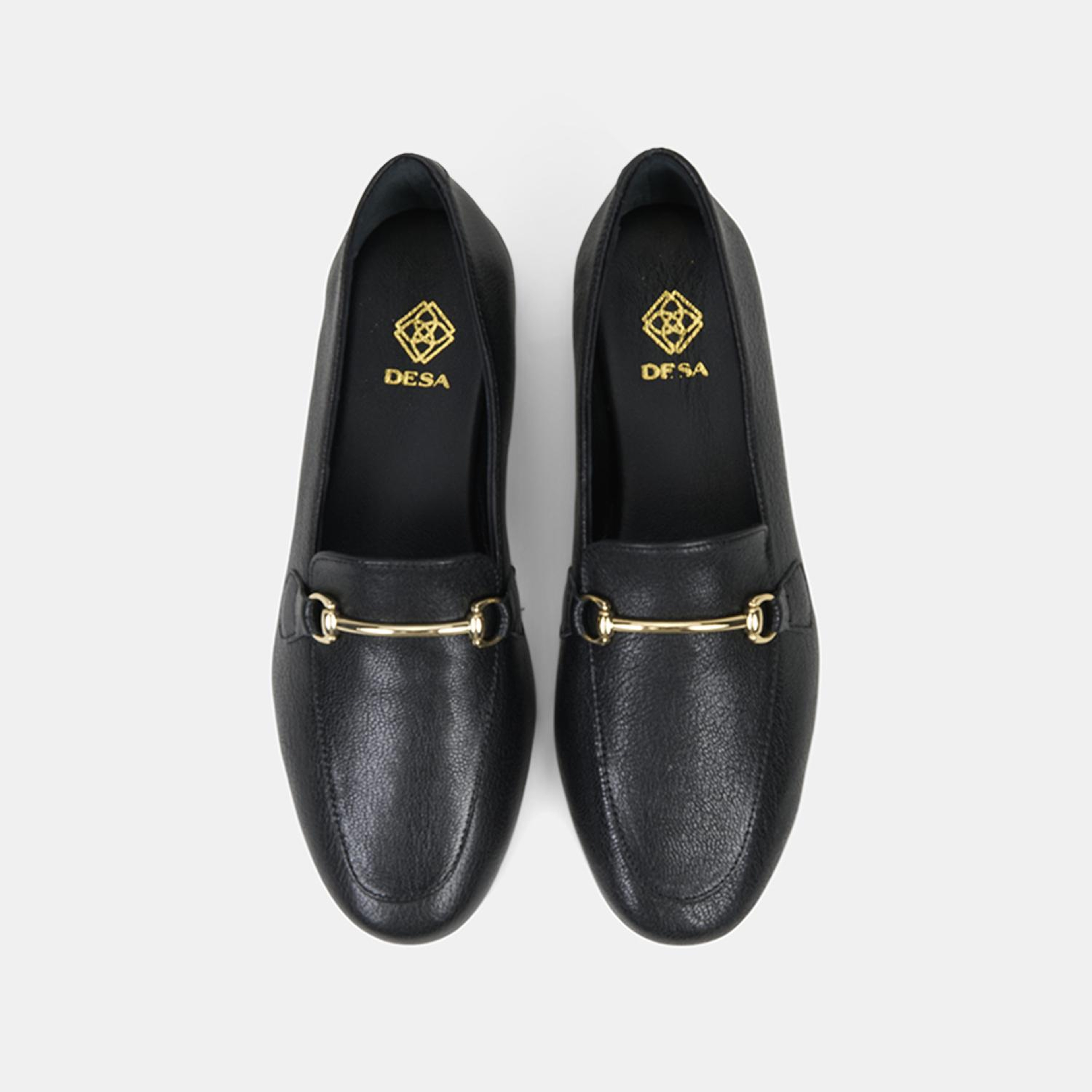 Kadın Siyah Metal Gold Tokalı Deri Loafer