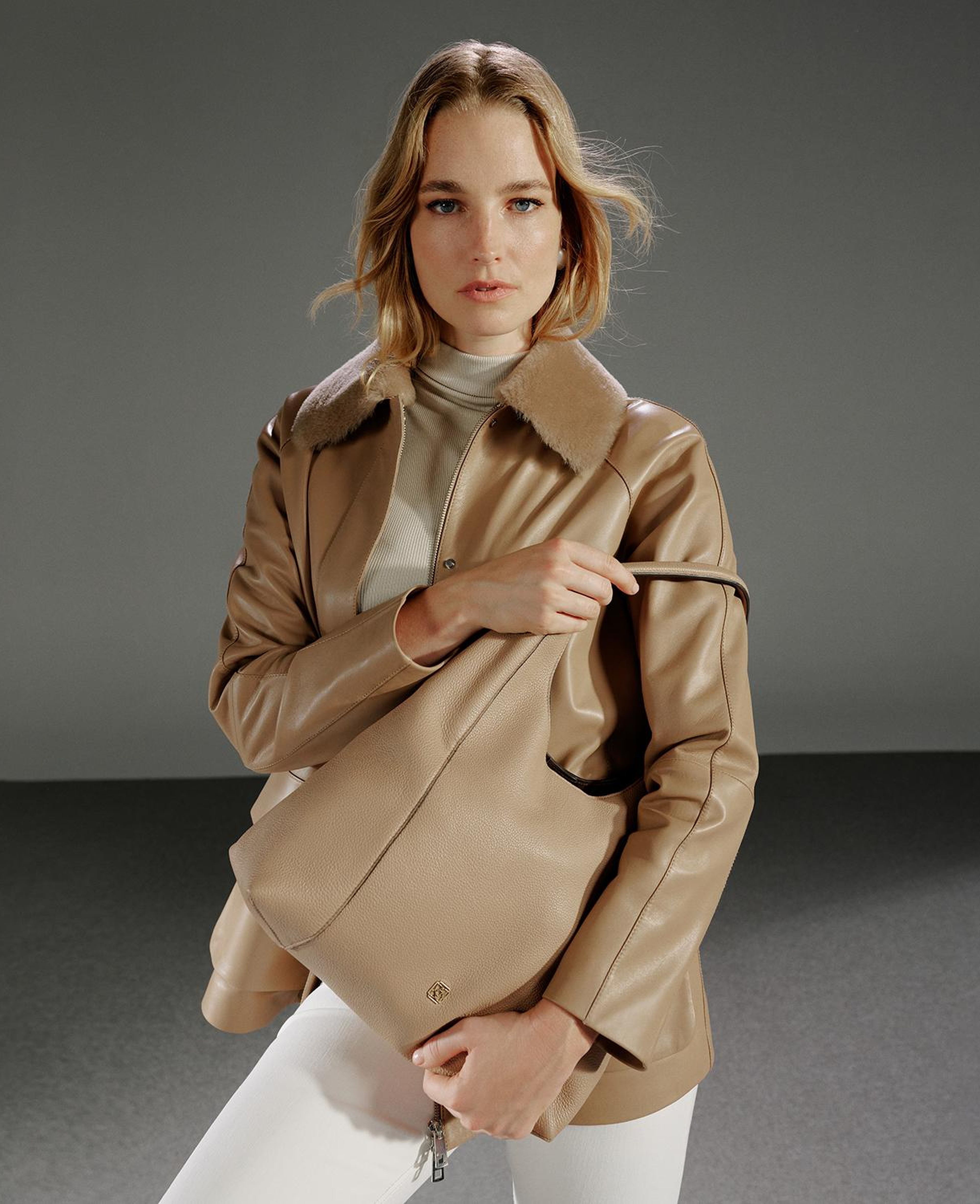 Caralynn Bej Kadın Kürk Yakalı Deri Mont