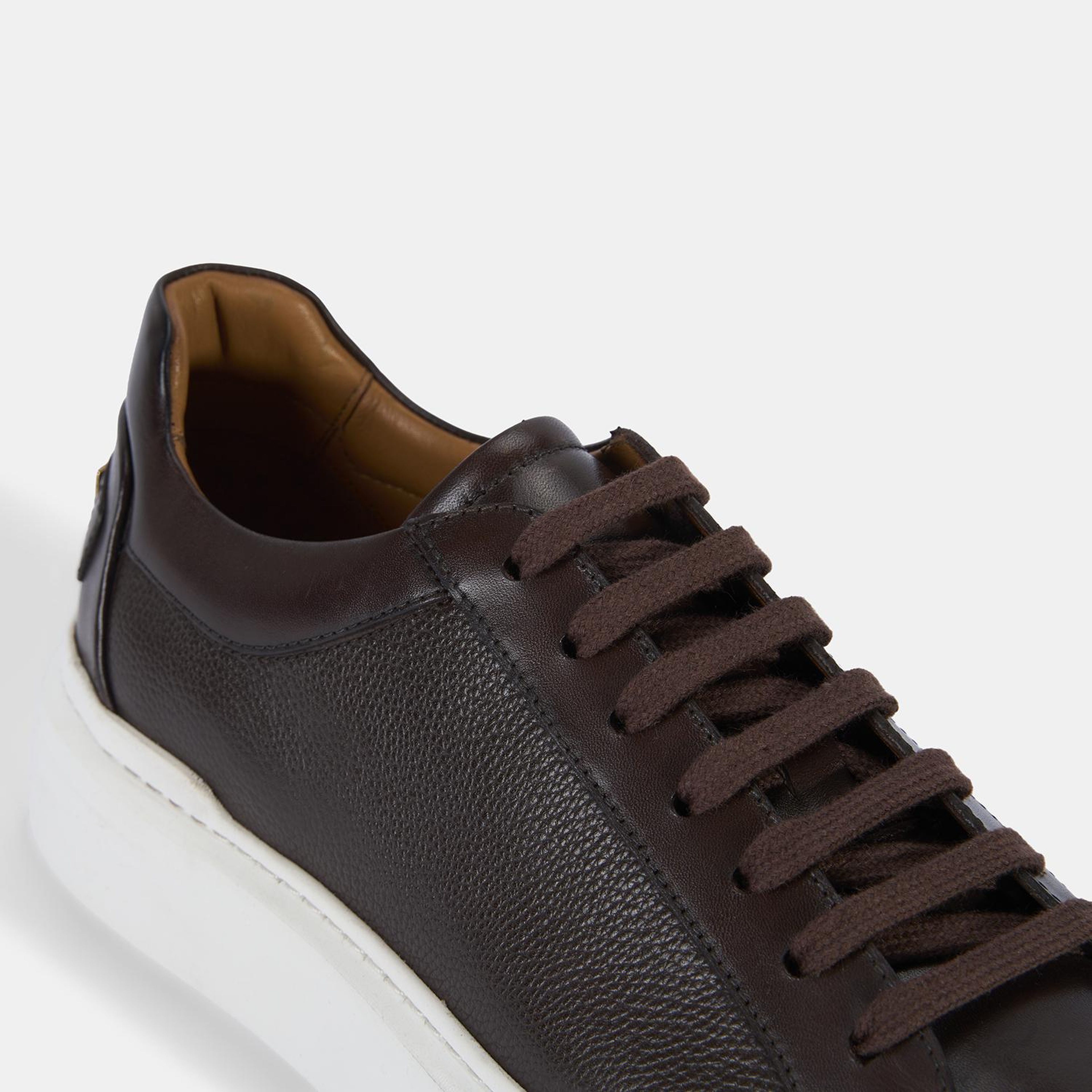 Erkek Koyu Kahve Bağcıklı Beyaz Tabanlı Deri Spor Ayakkabı