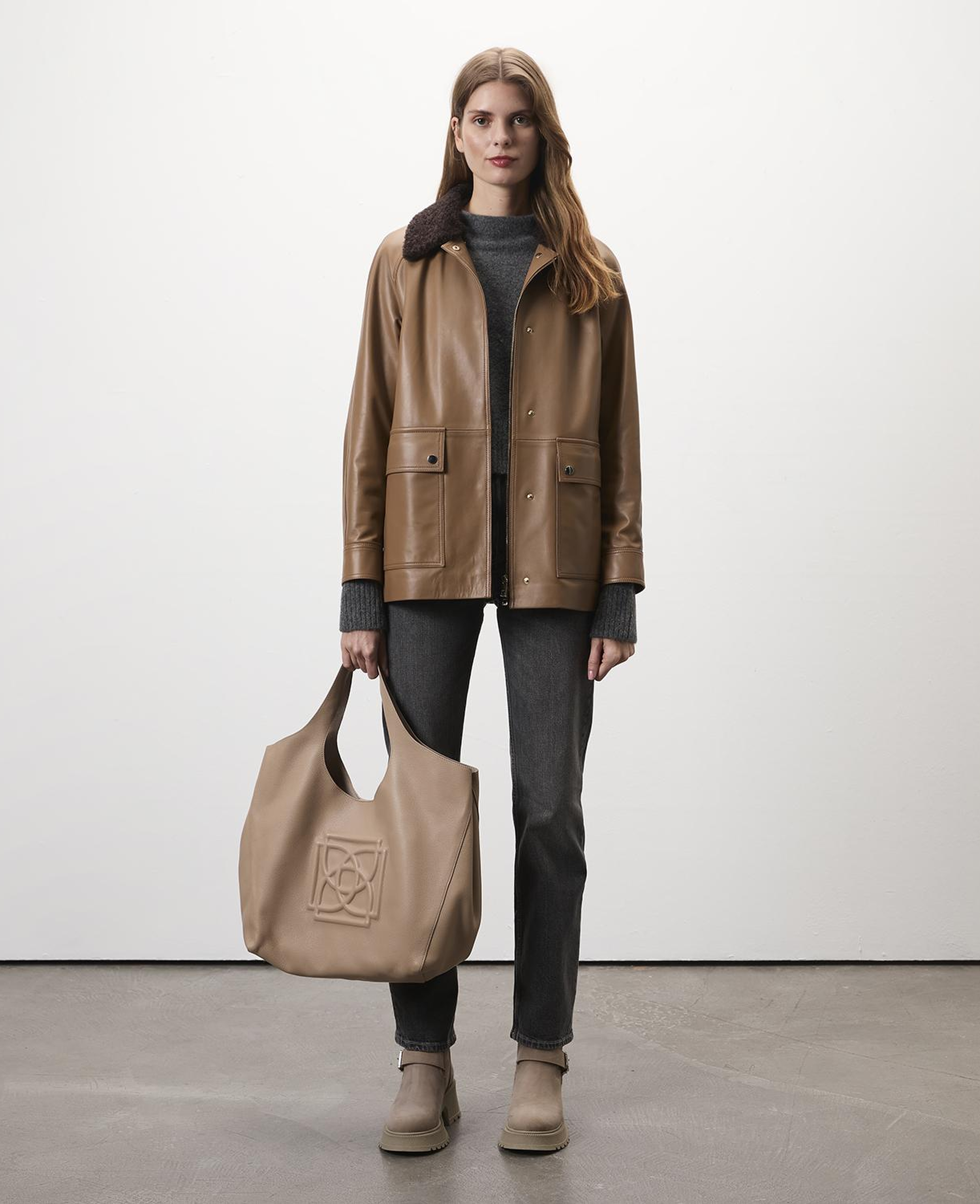 Mileni Açık Kahve Kadın Kürk Yakalı Kaban