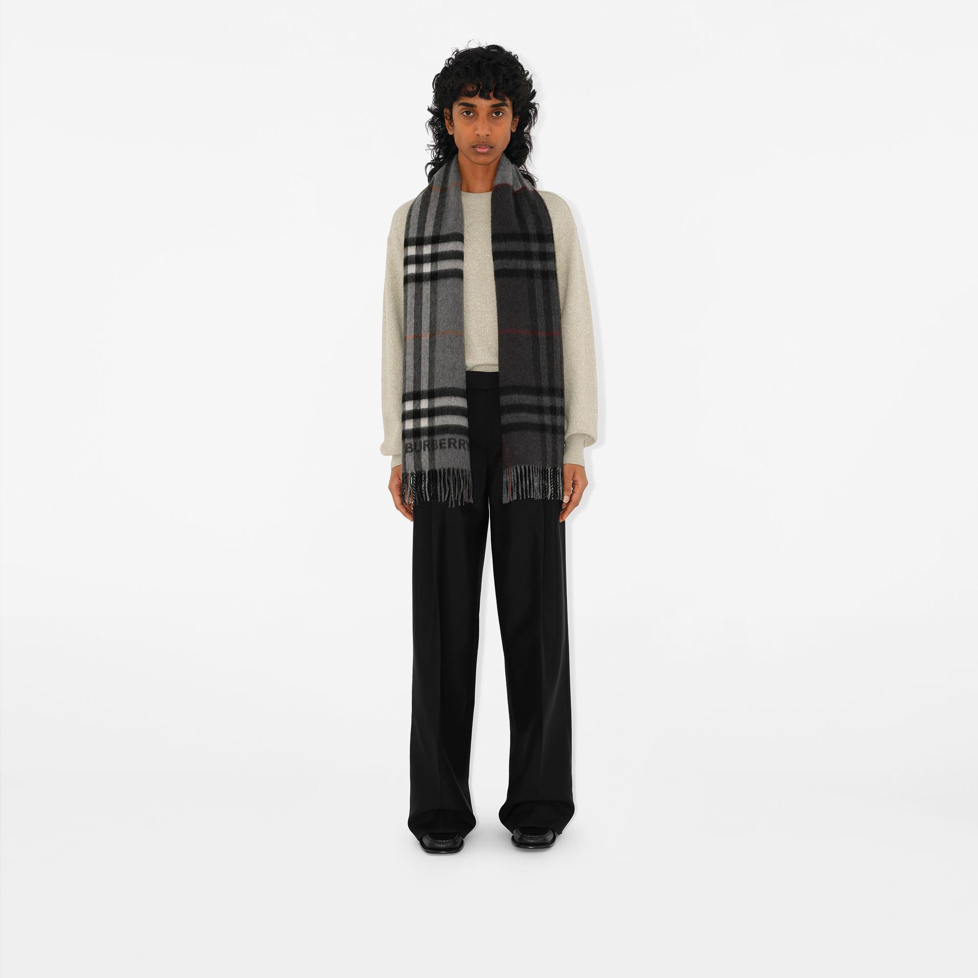 Burberry Gnt Contrast Cashmere Kadın Gri Atkı