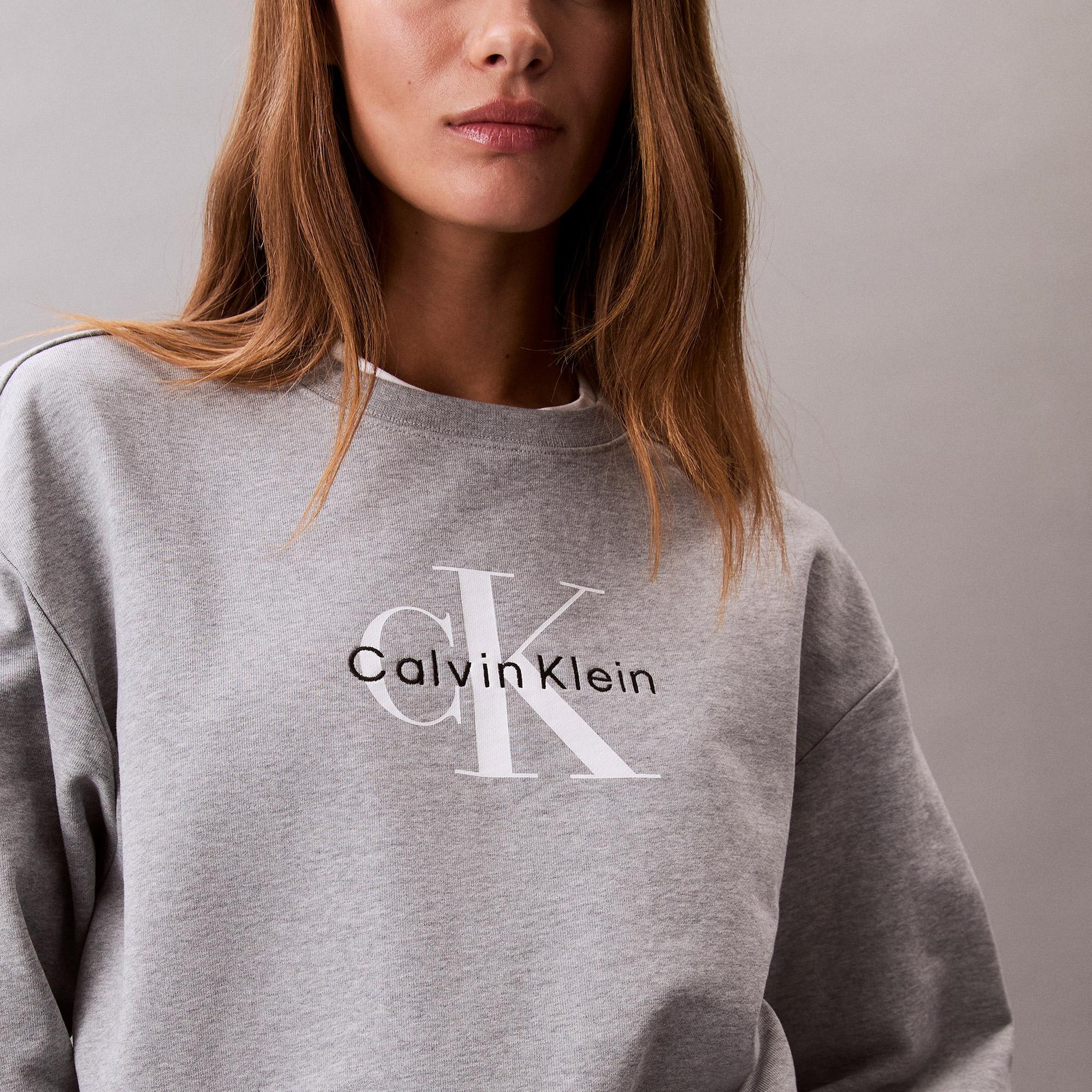 Calvin Klein Monologo French Terry Kadın Gri Sweatshirt
