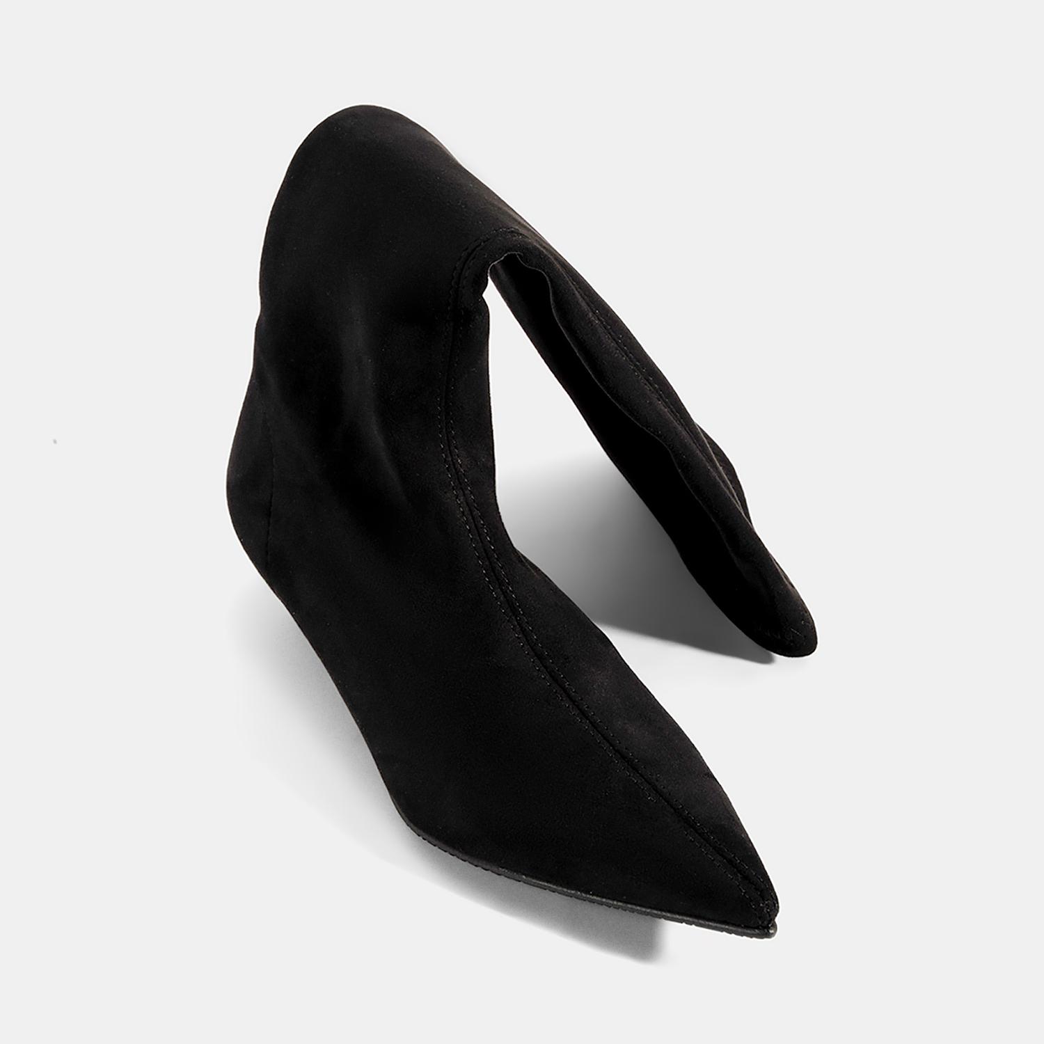 Kadın Siyah Sivri Burunlu Topuklu Stretch Çizme