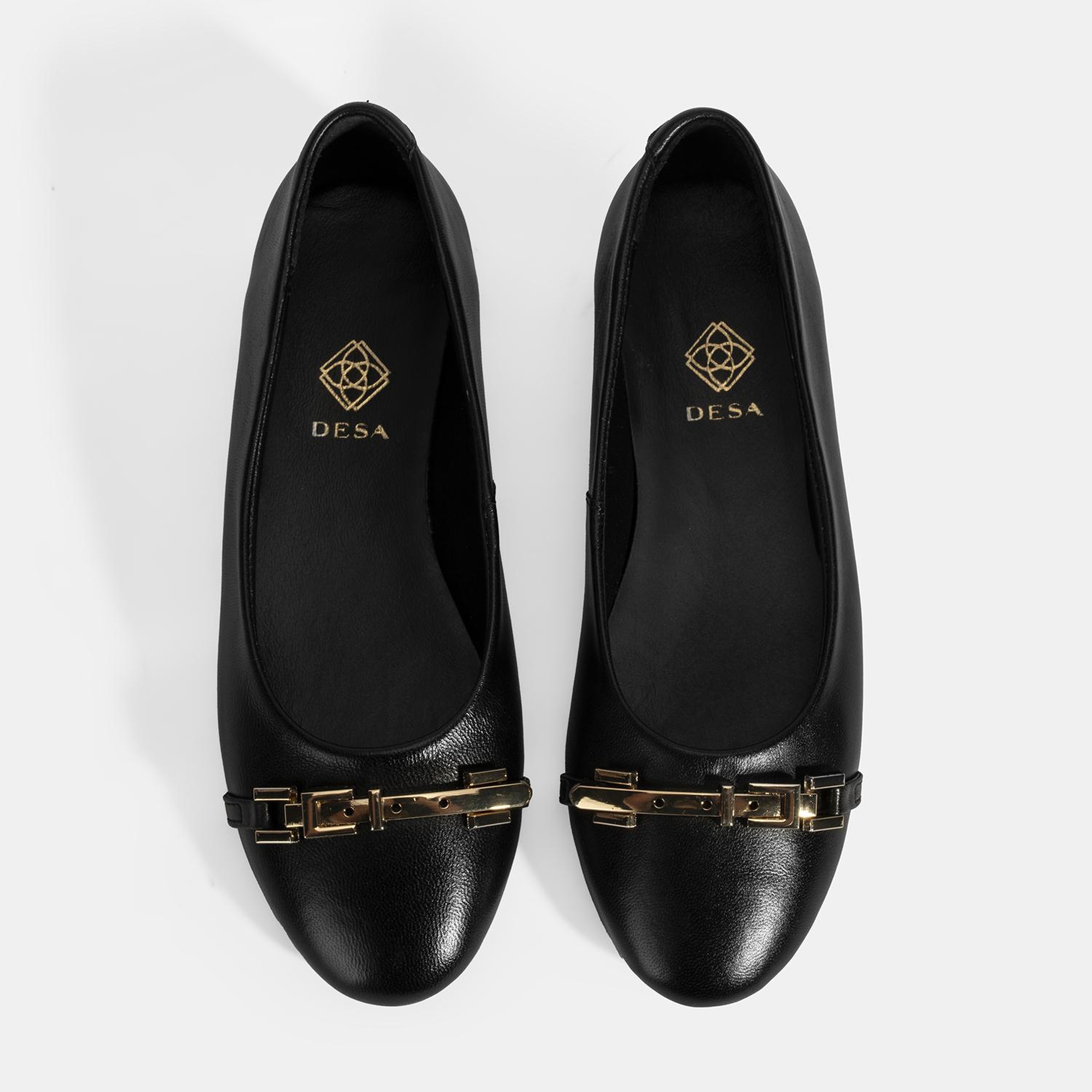 Kadın Siyah Metal Toka Aksesuarlı Deri Babet