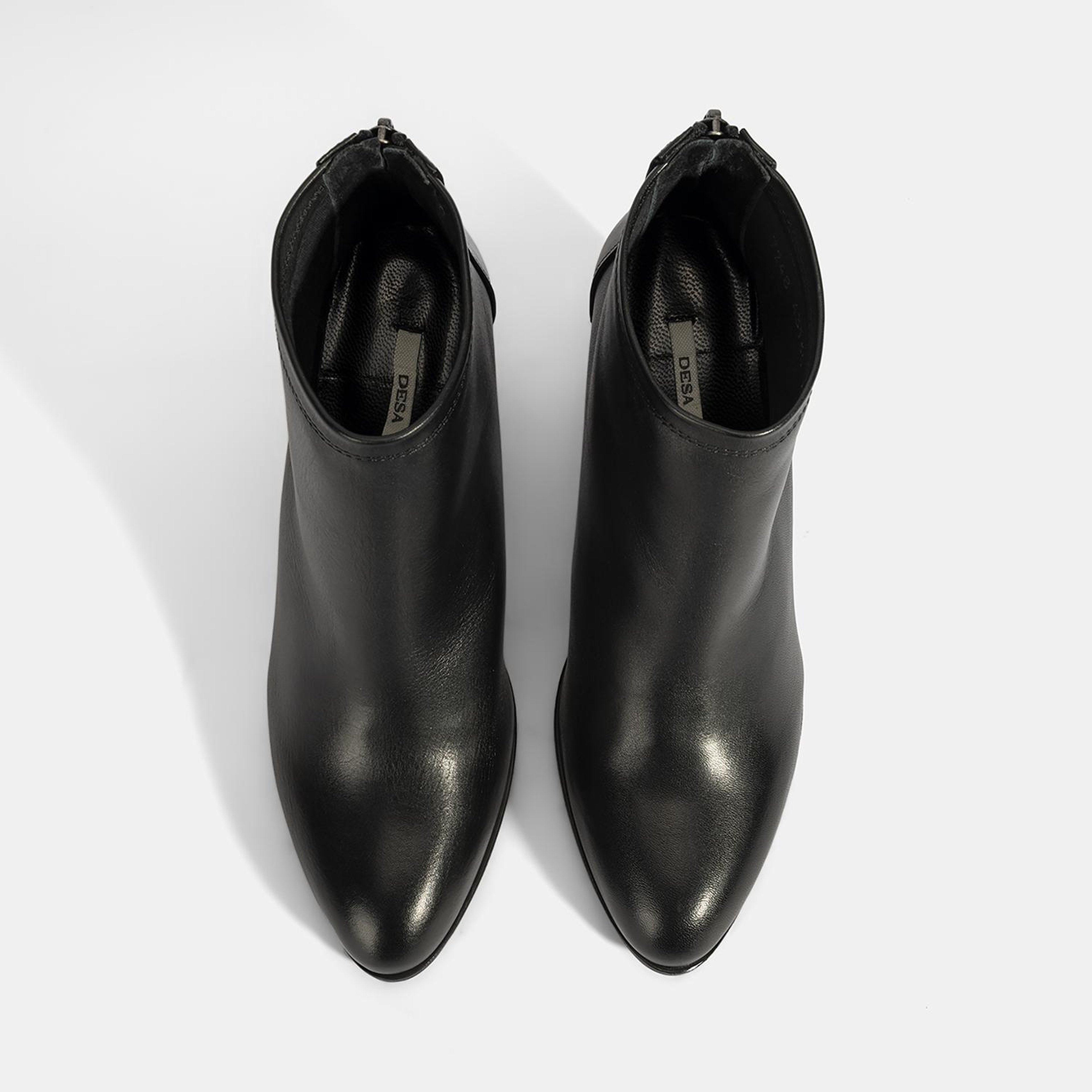 Kadın Siyah Kalın Topuklu Deri Bot