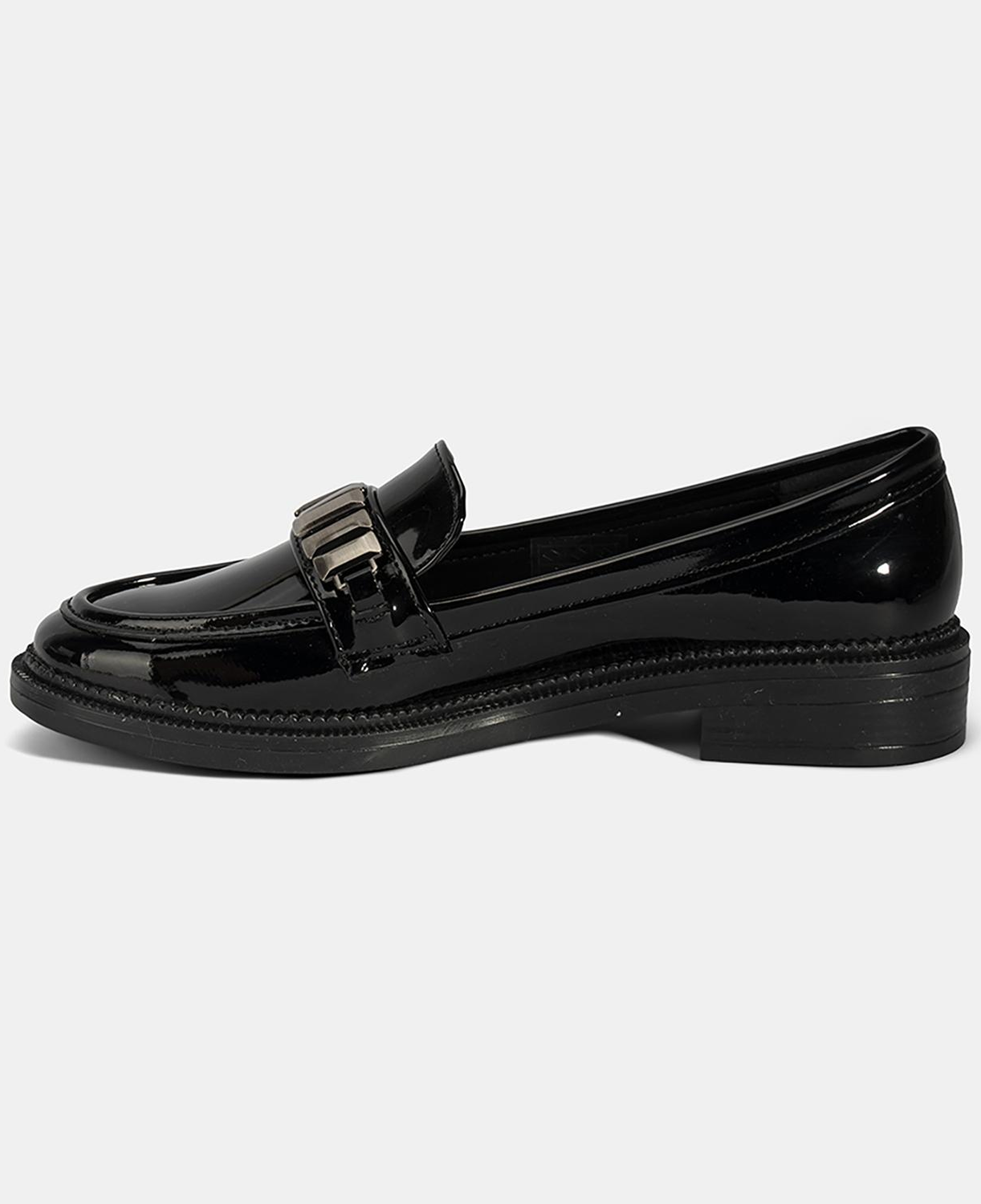 Kadın Siyah Metal Aksesuarlı Loafer