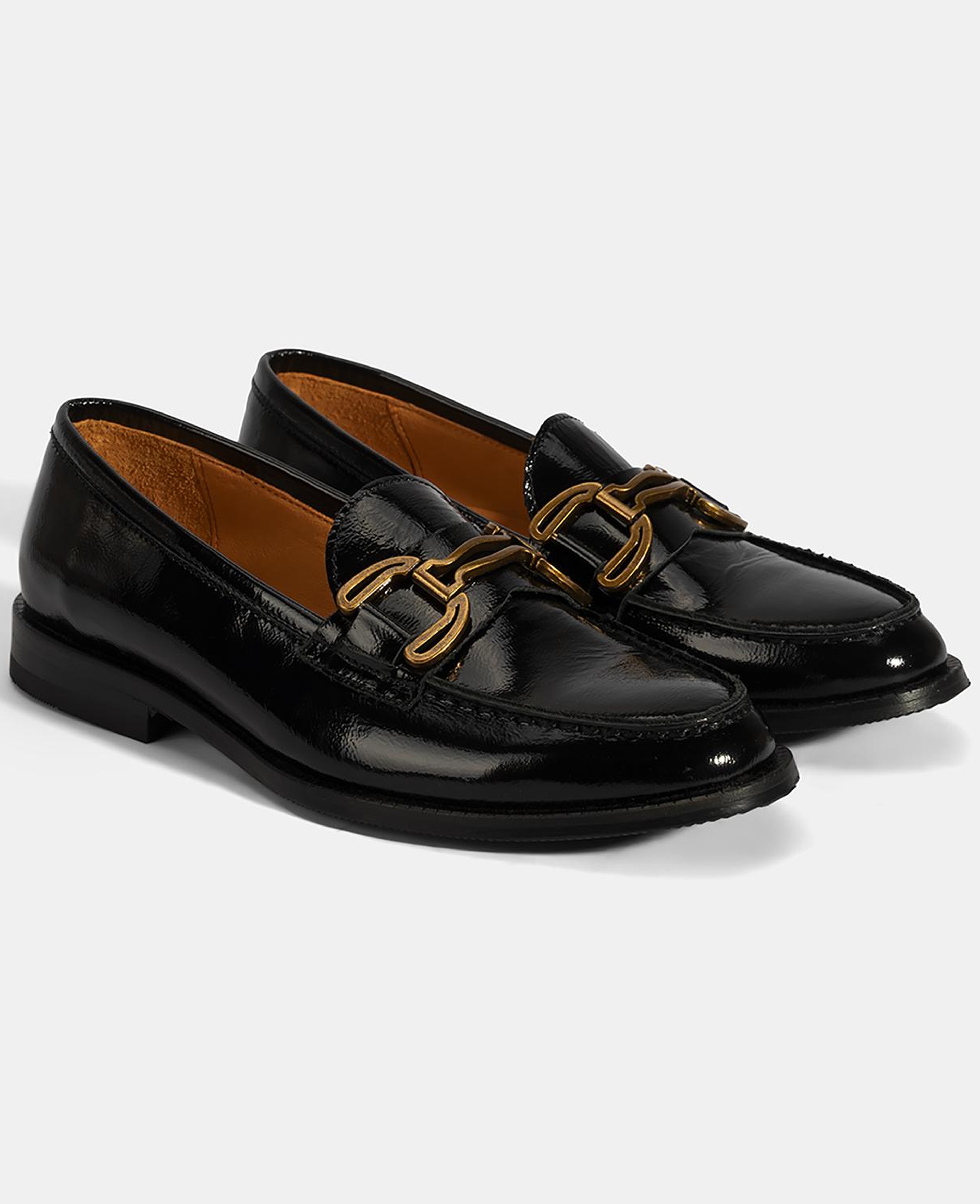 Kadın Siyah Metal Toka Aksesuarlı Rugan Loafer