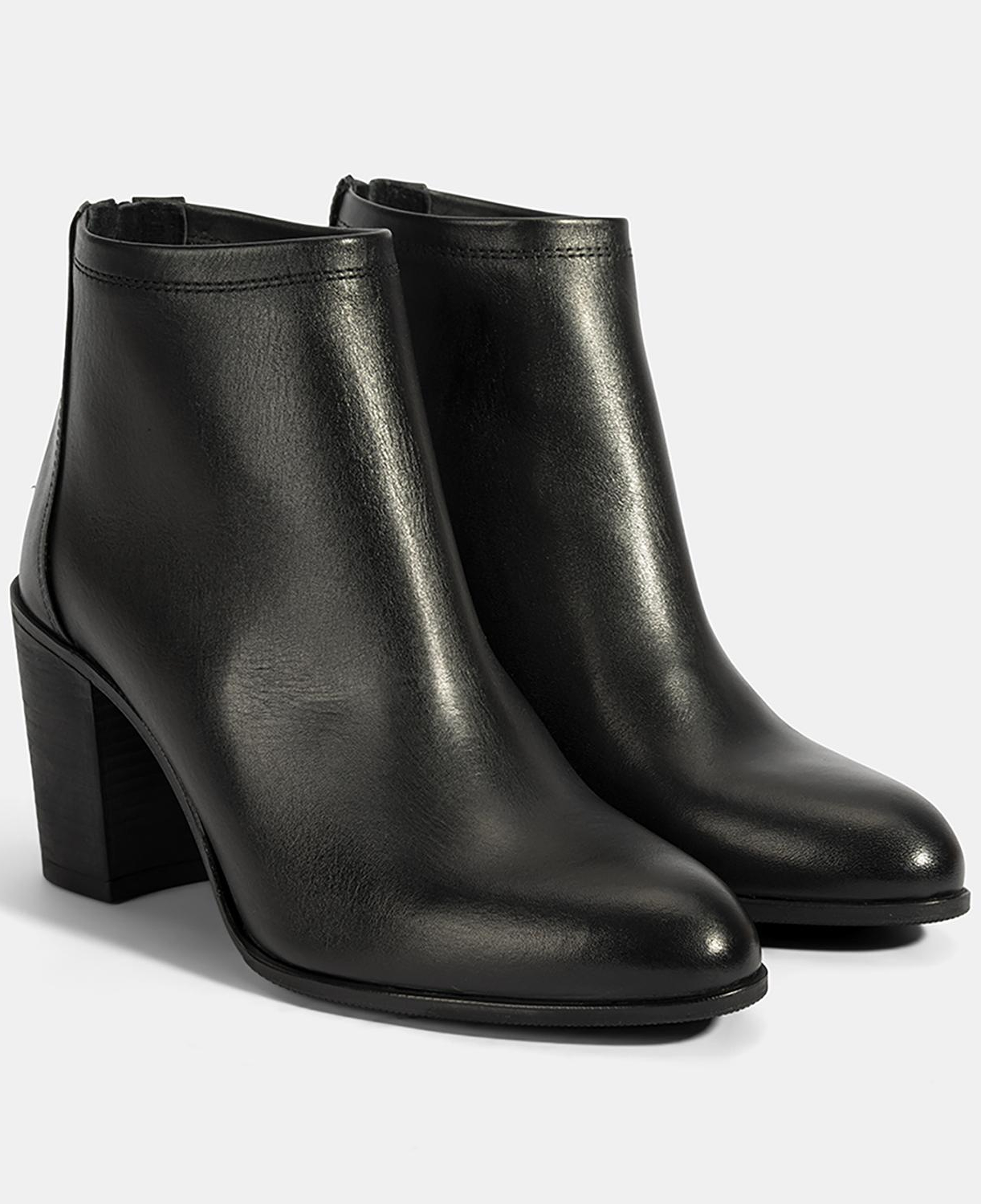 Kadın Siyah Kalın Topuklu Deri Bot