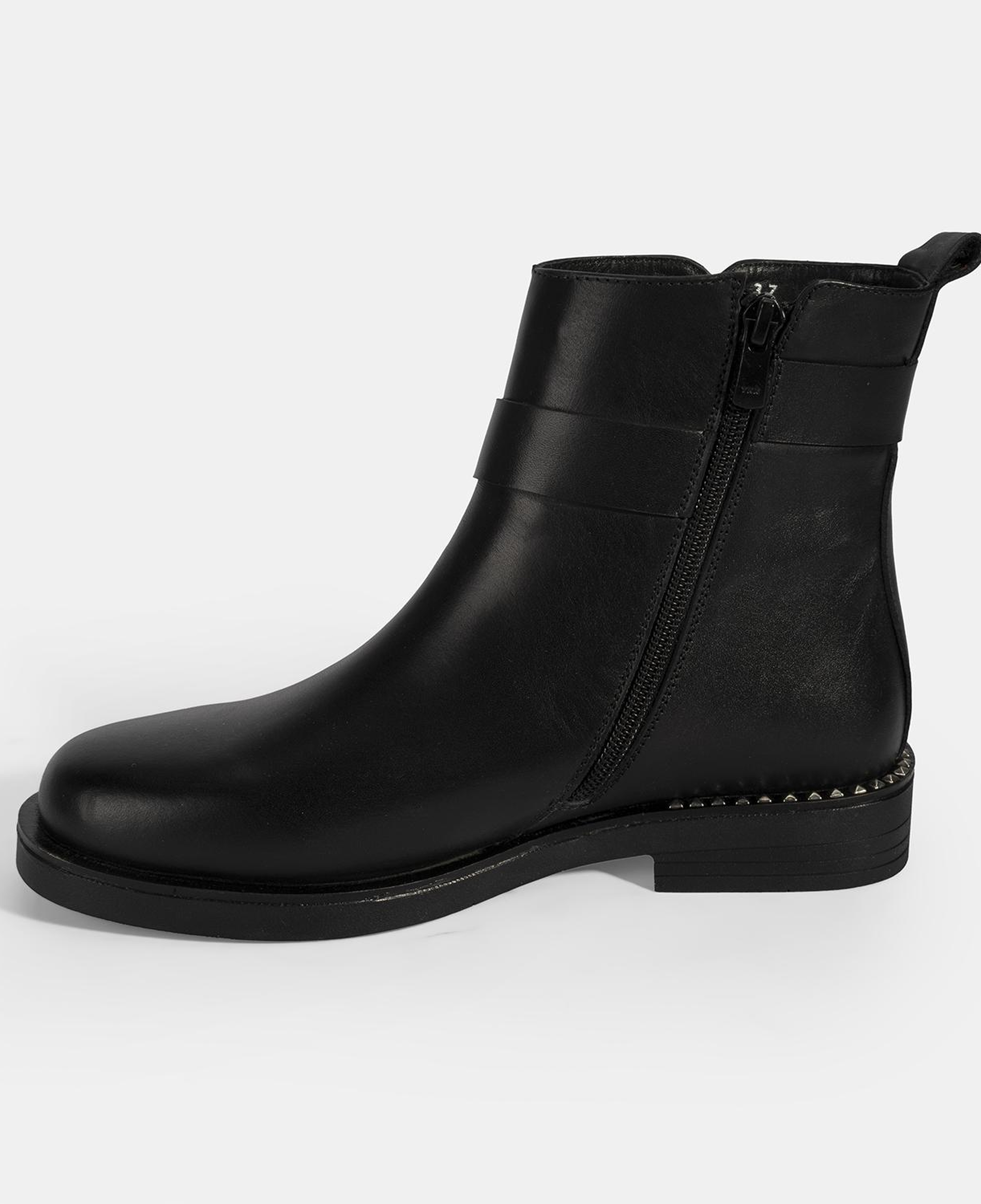 Kadın Siyah Metal Toka Detaylı Deri Bot