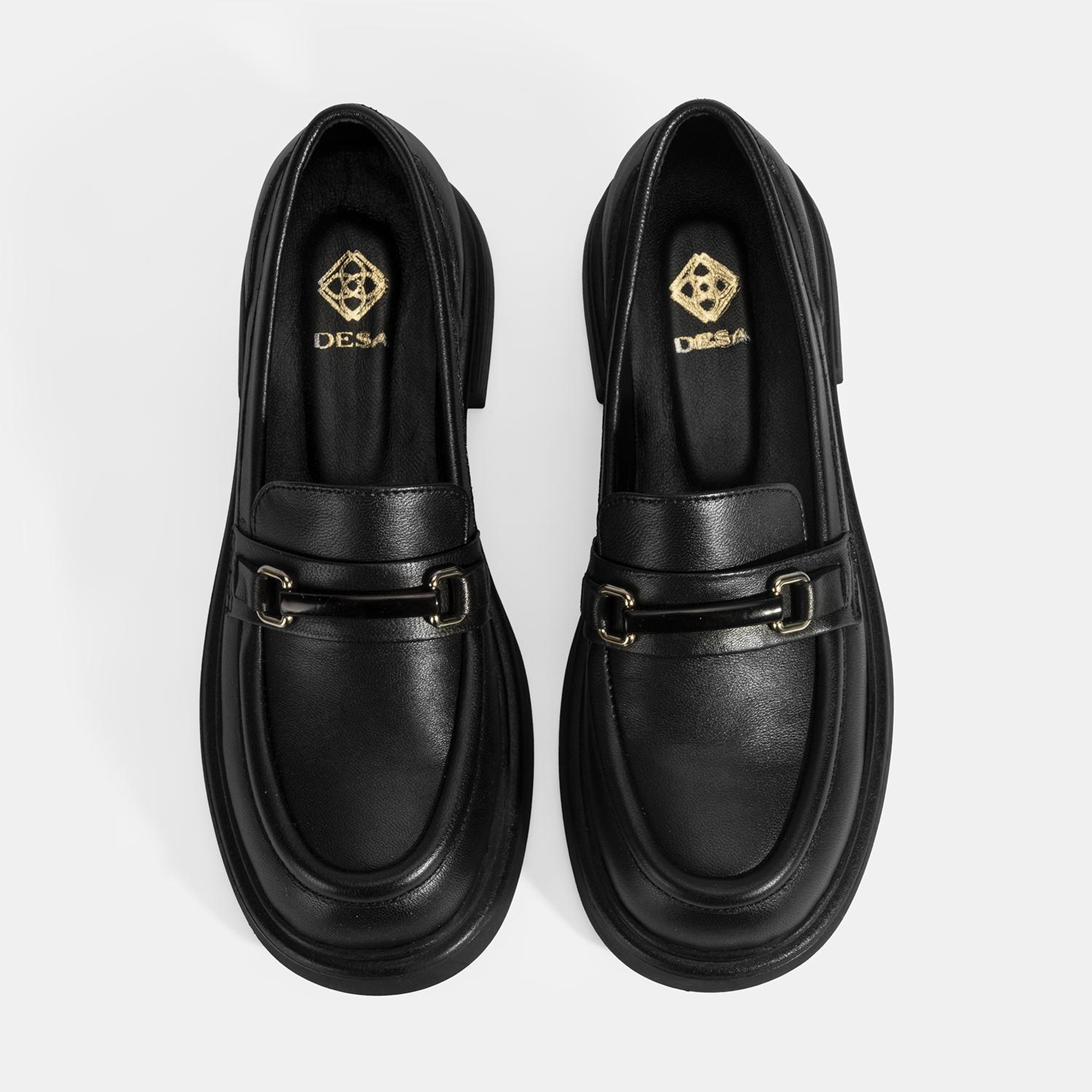 Kadın Siyah Metal Toka Detaylı Deri Loafer
