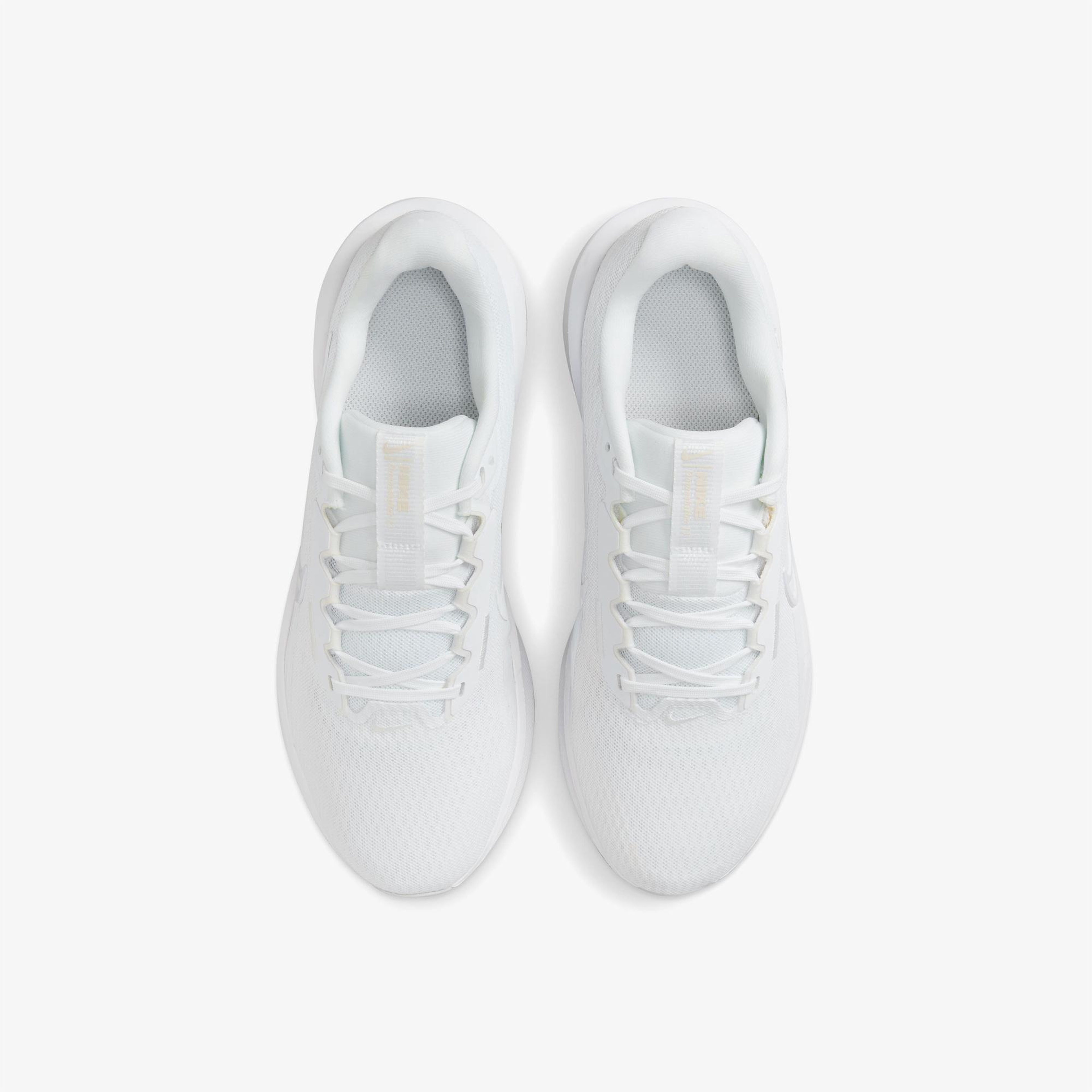Nike Downshifter 13 Kadın Beyaz Koşu Ayakkabısı
