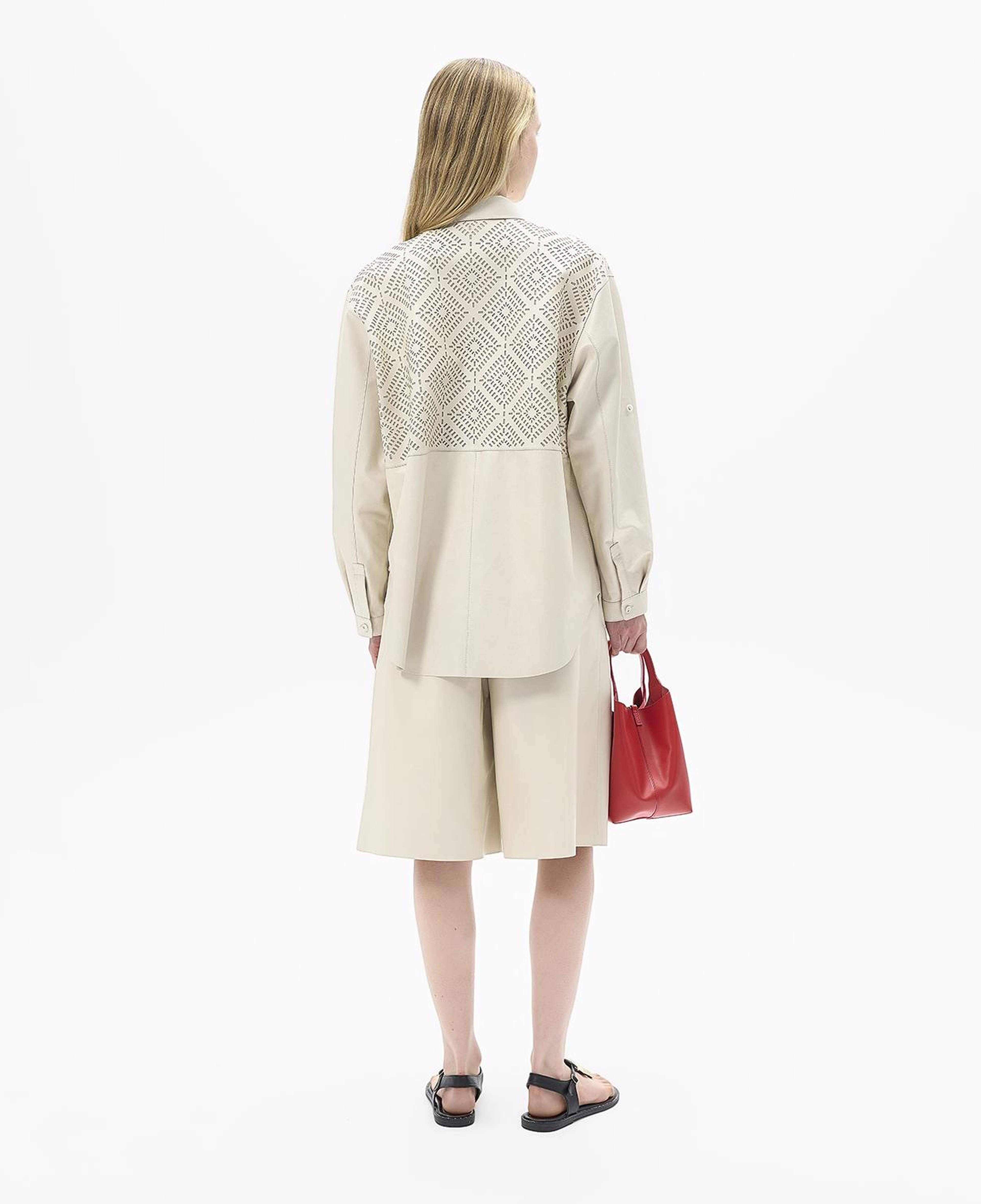 Kadın Beyaz Lazer Kesimli Geometrik Desenli Deri Gömlek