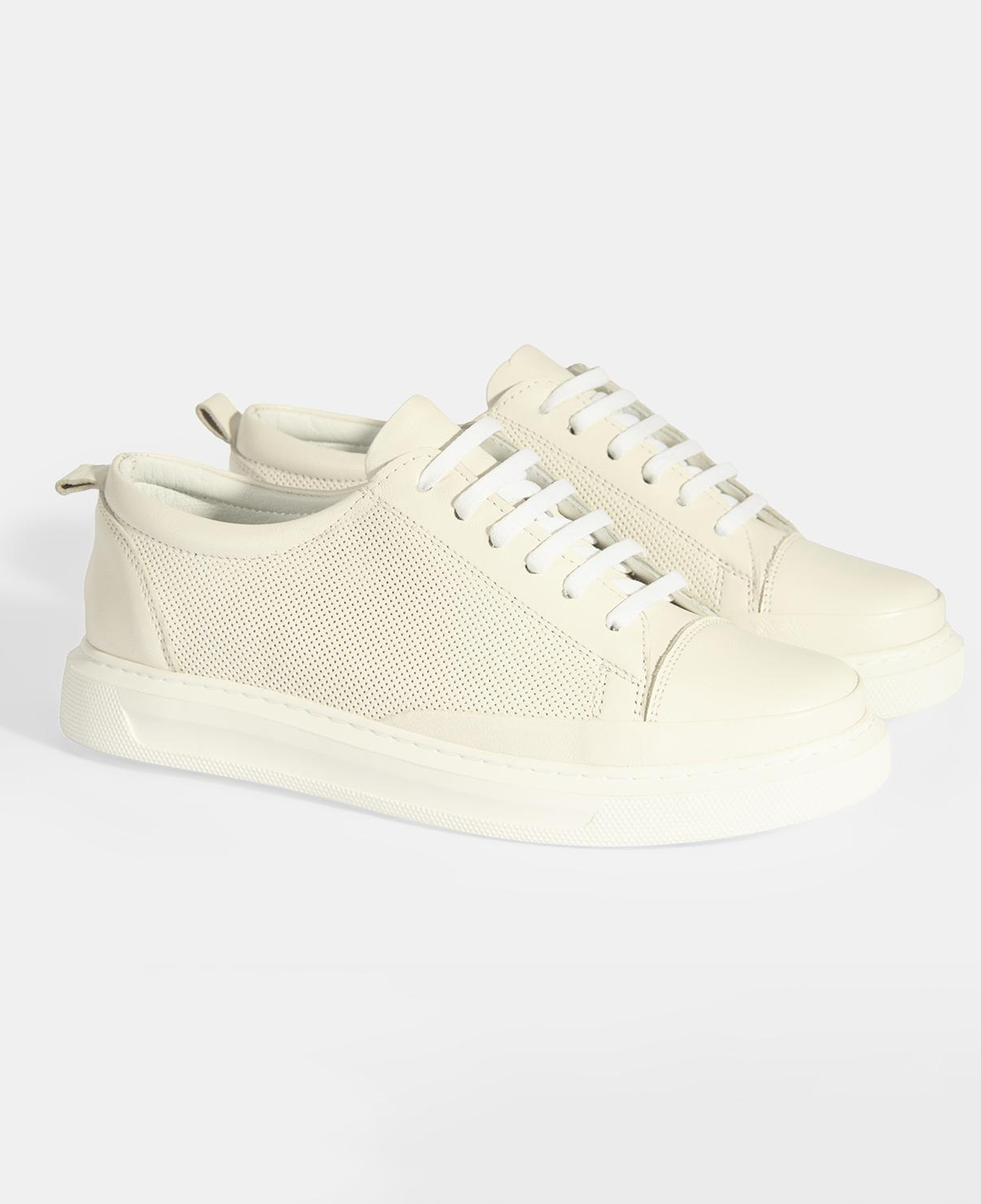 Kadın Beyaz Deri Bağcıklı Spor Ayakkabı