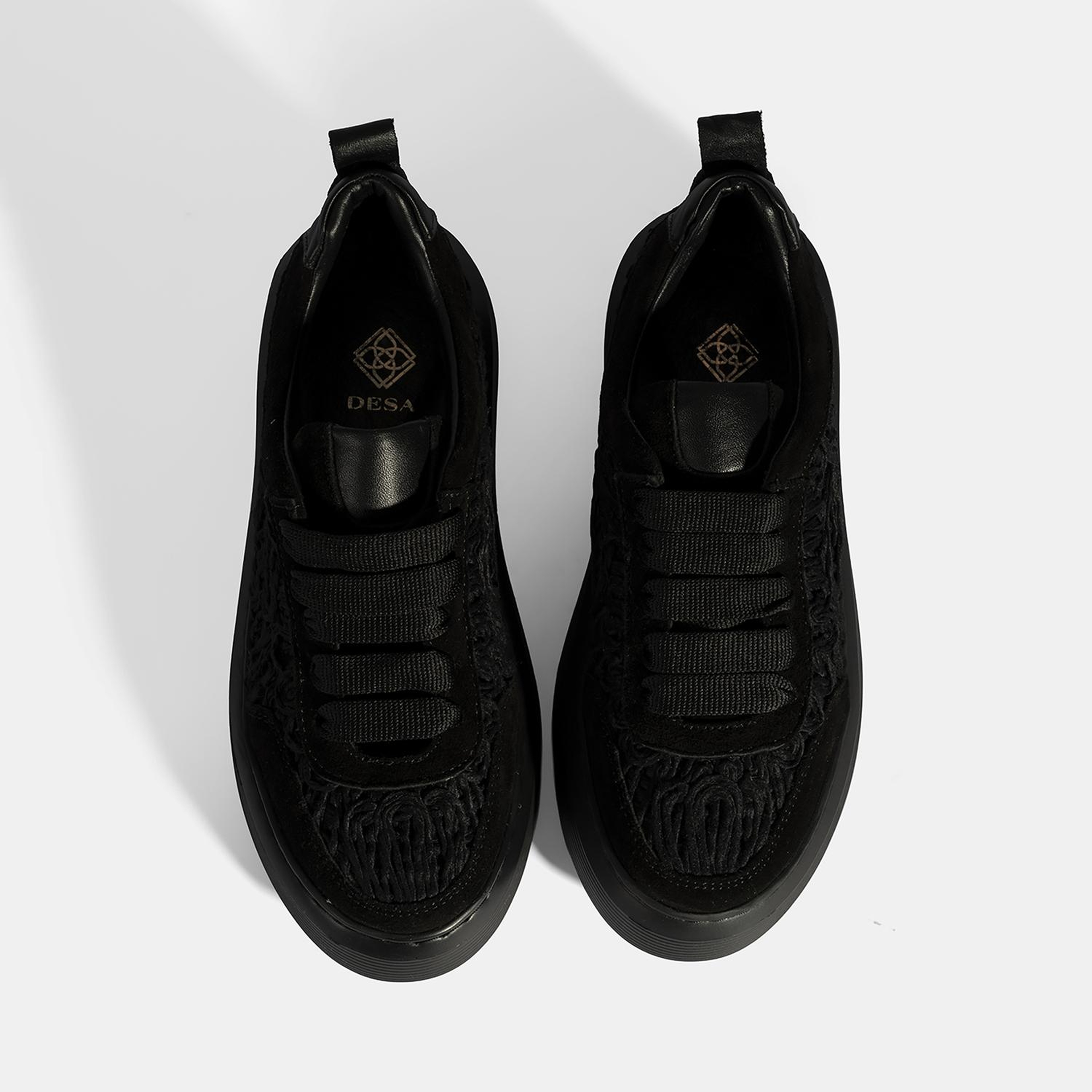 Kadın Siyah Bağcıklı Deri Sneaker