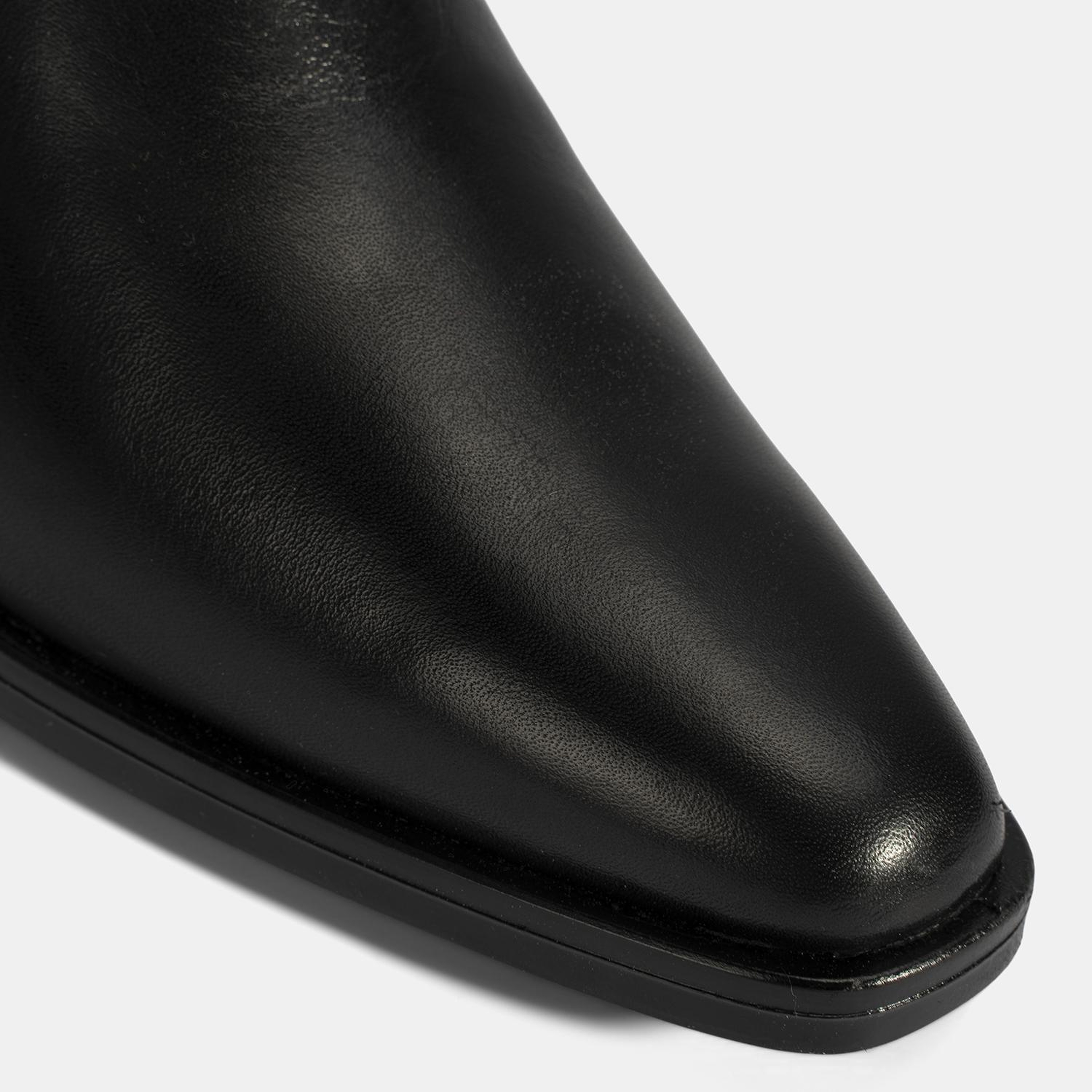 Kadın Siyah Lastik Detaylı Topuklu Deri Bot