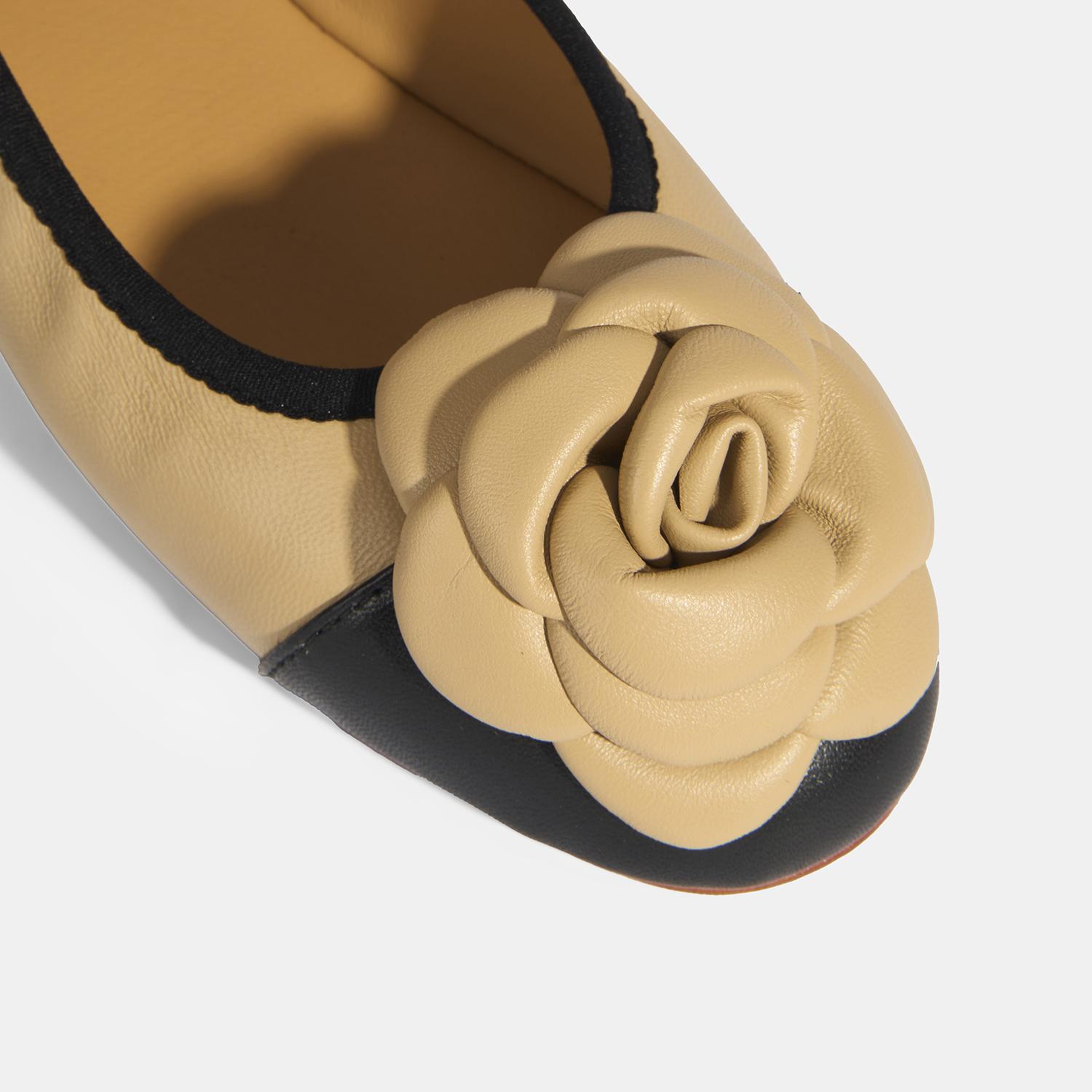 Kadın Ten Aksesuar Detaylı Deri Babet