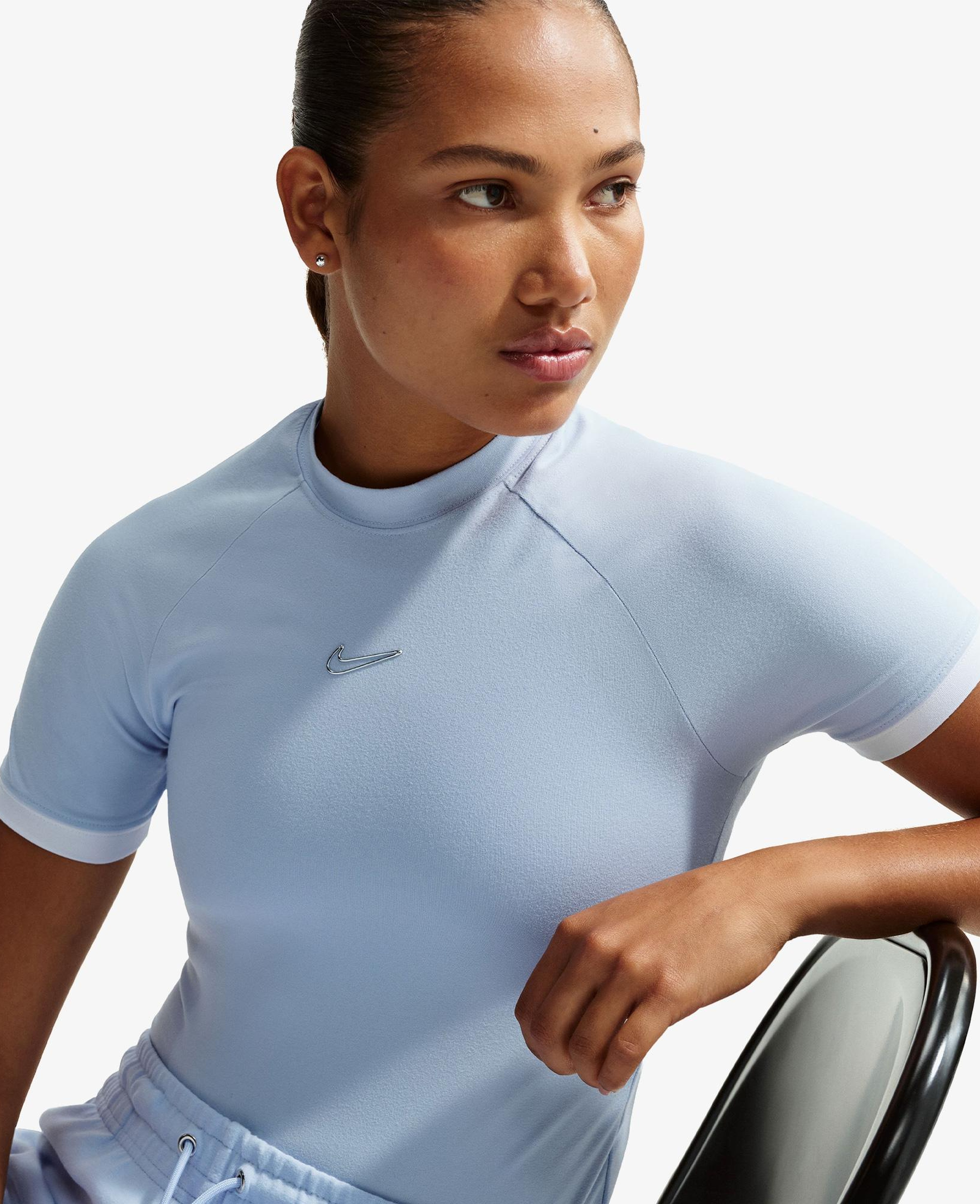 Nike Sportswear Fitted Kadın Mavi T-Shirt