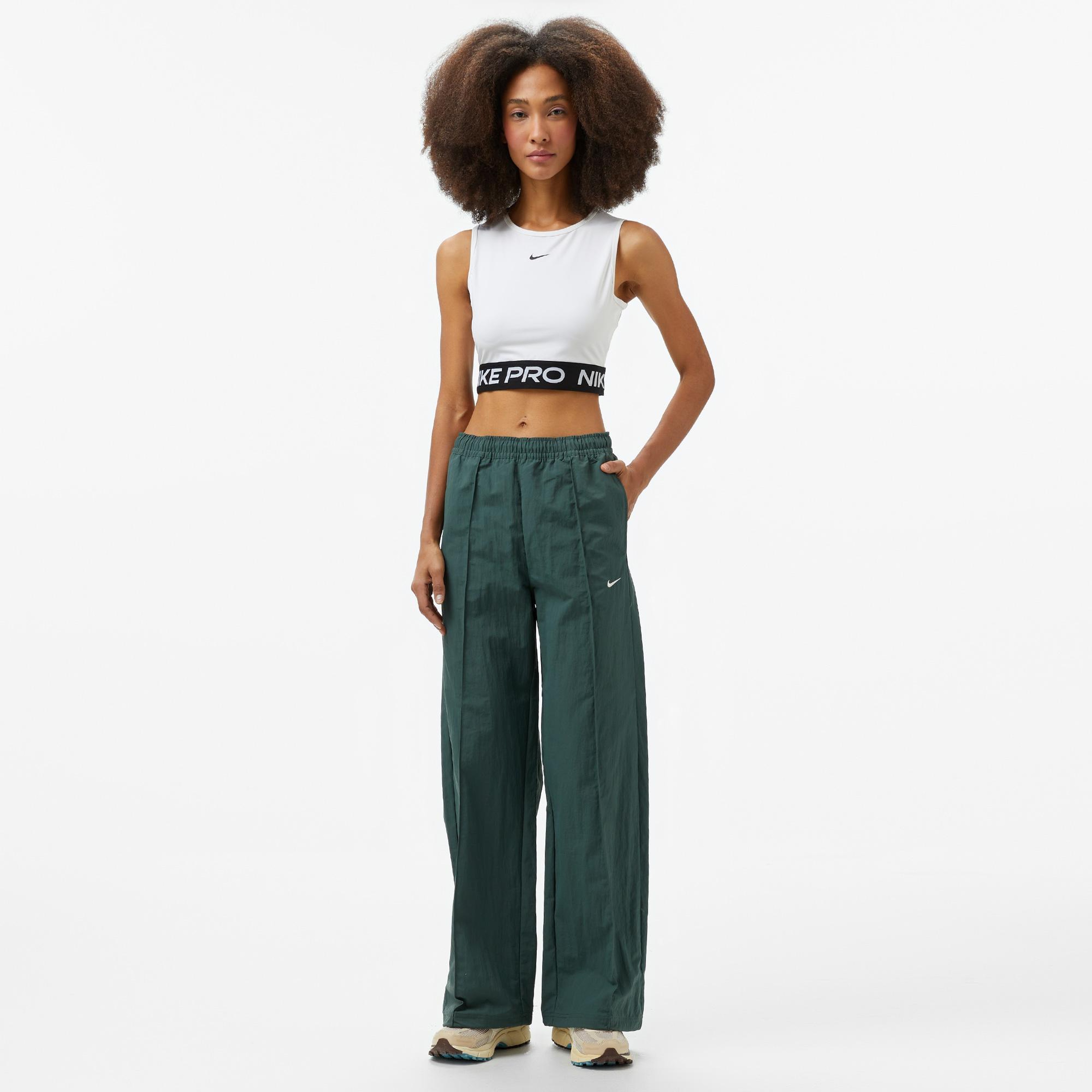 Nike Pro Dri-Fit Kadın Beyaz Crop T-Shirt