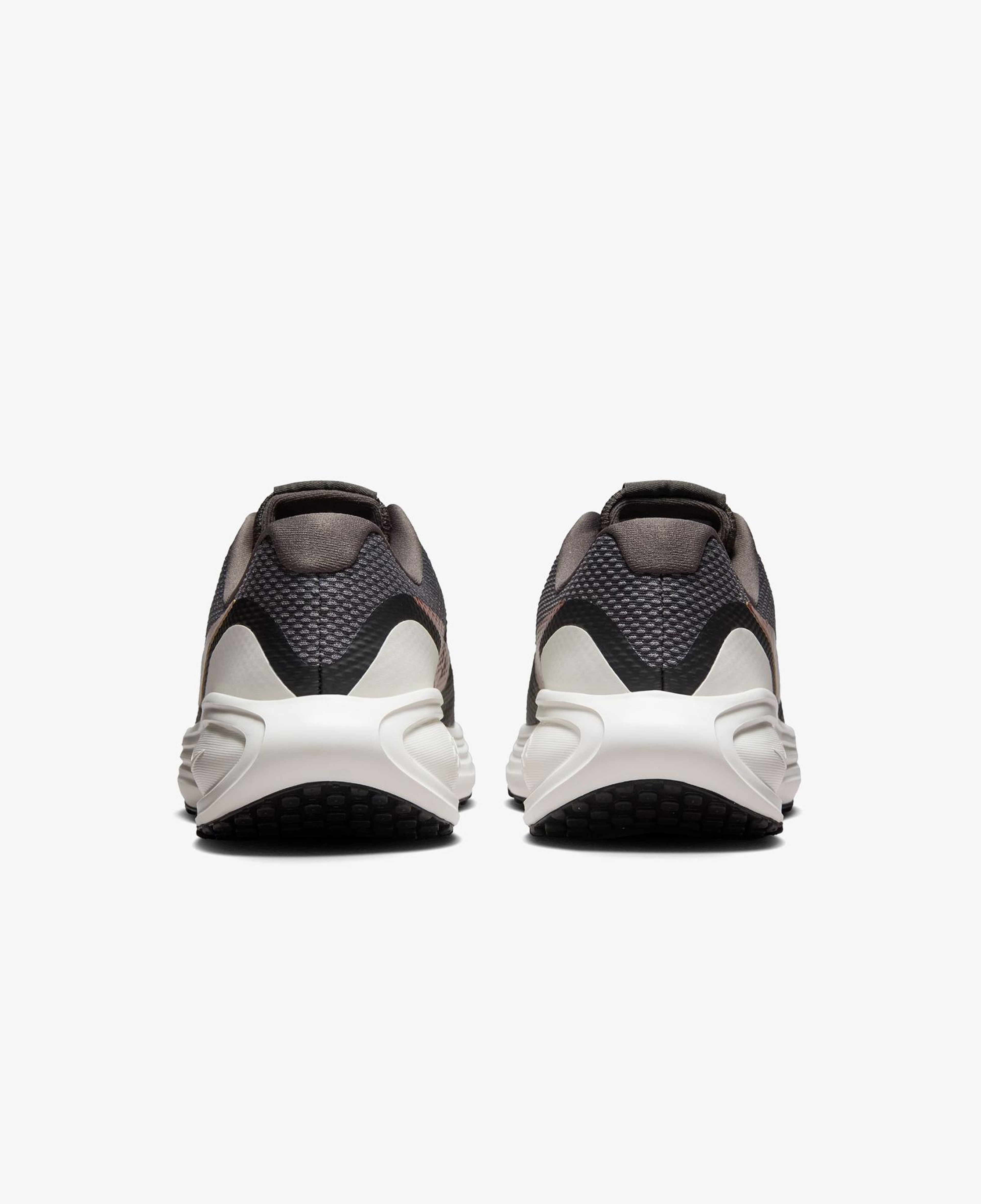 Nike Revolution 8 Kadın Gri Koşu Ayakkabısı