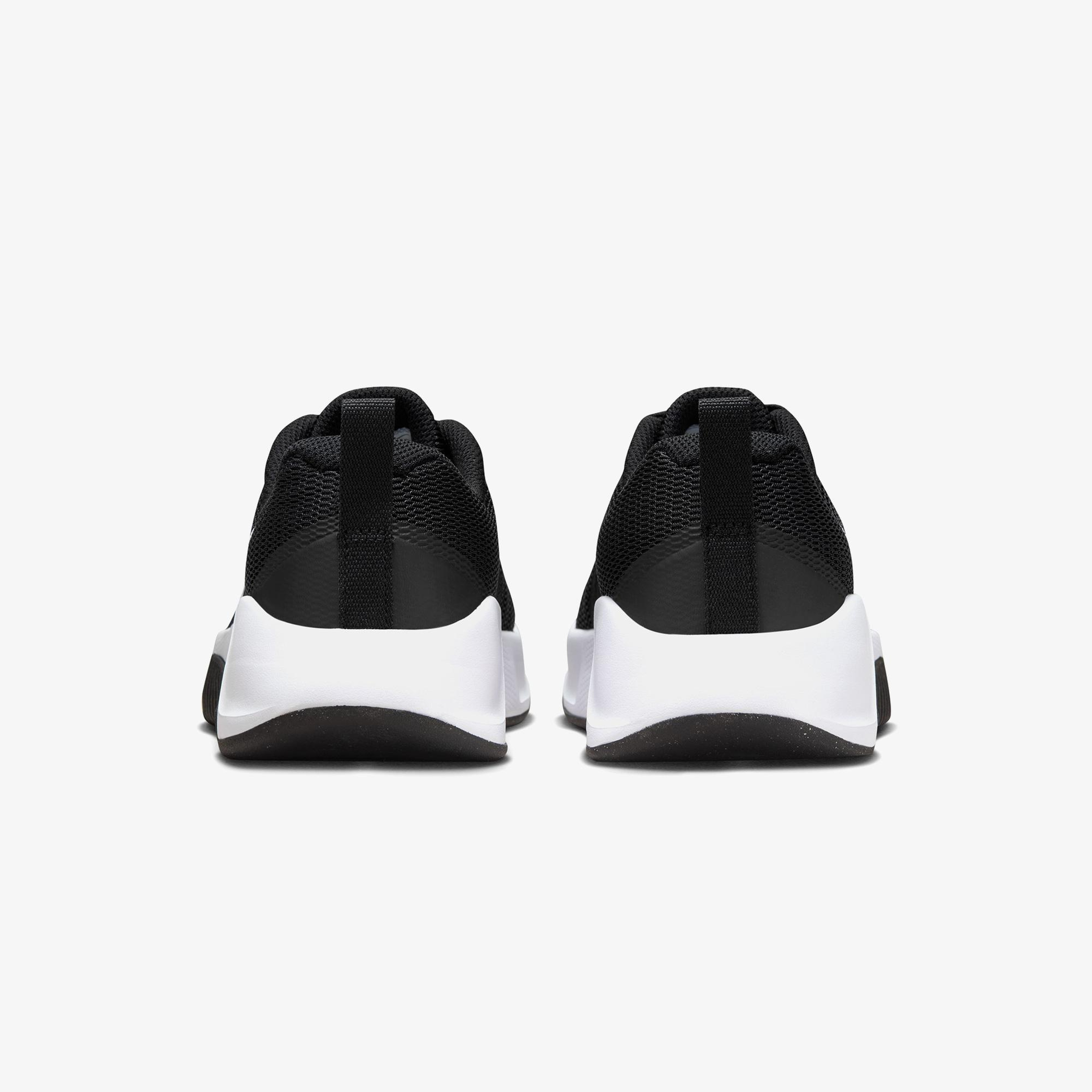 Nike MC Trainer 3 Kadın Siyah Spor Ayakkabı