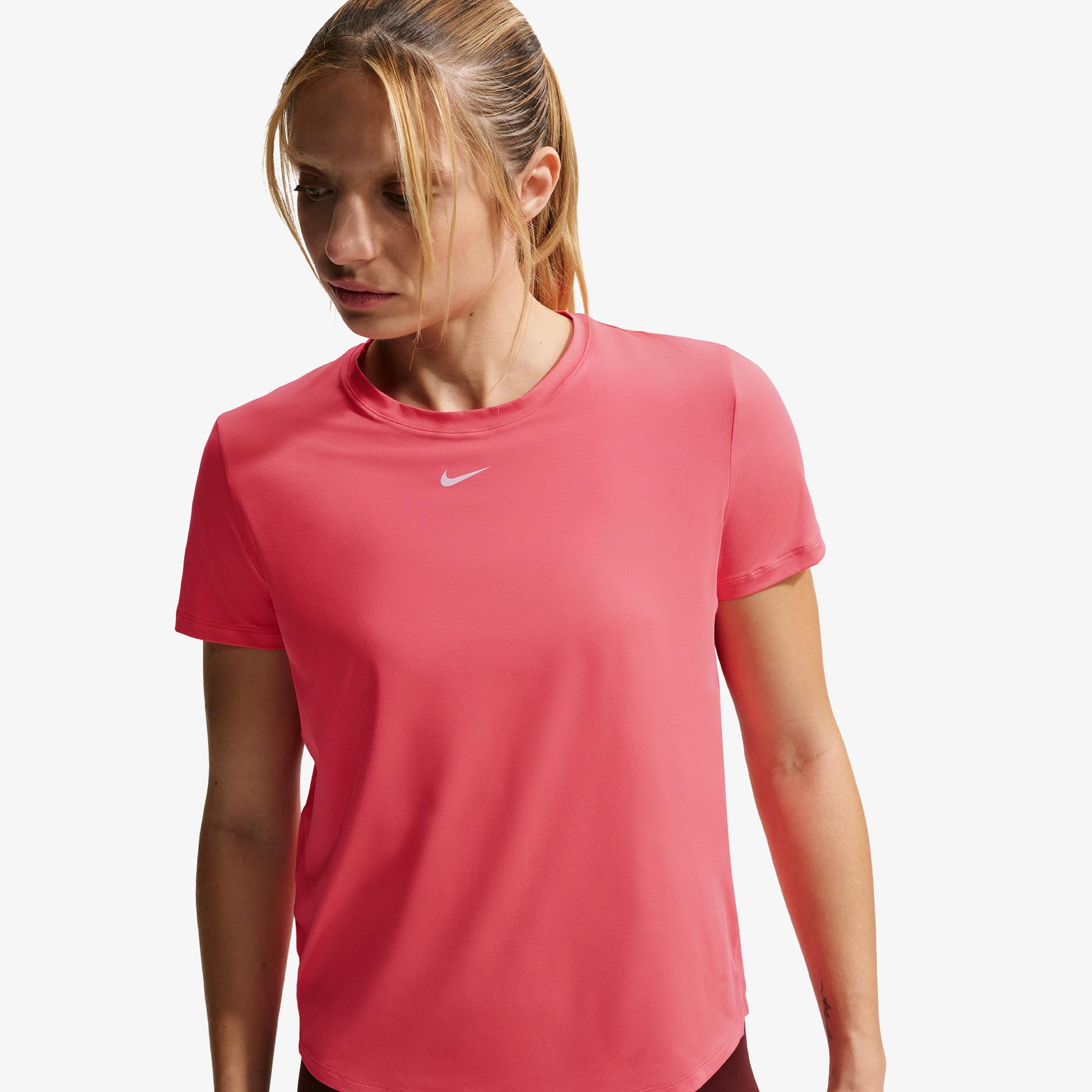 Nike One Classic Dri-Fit Kadın Pembe T-Shirt