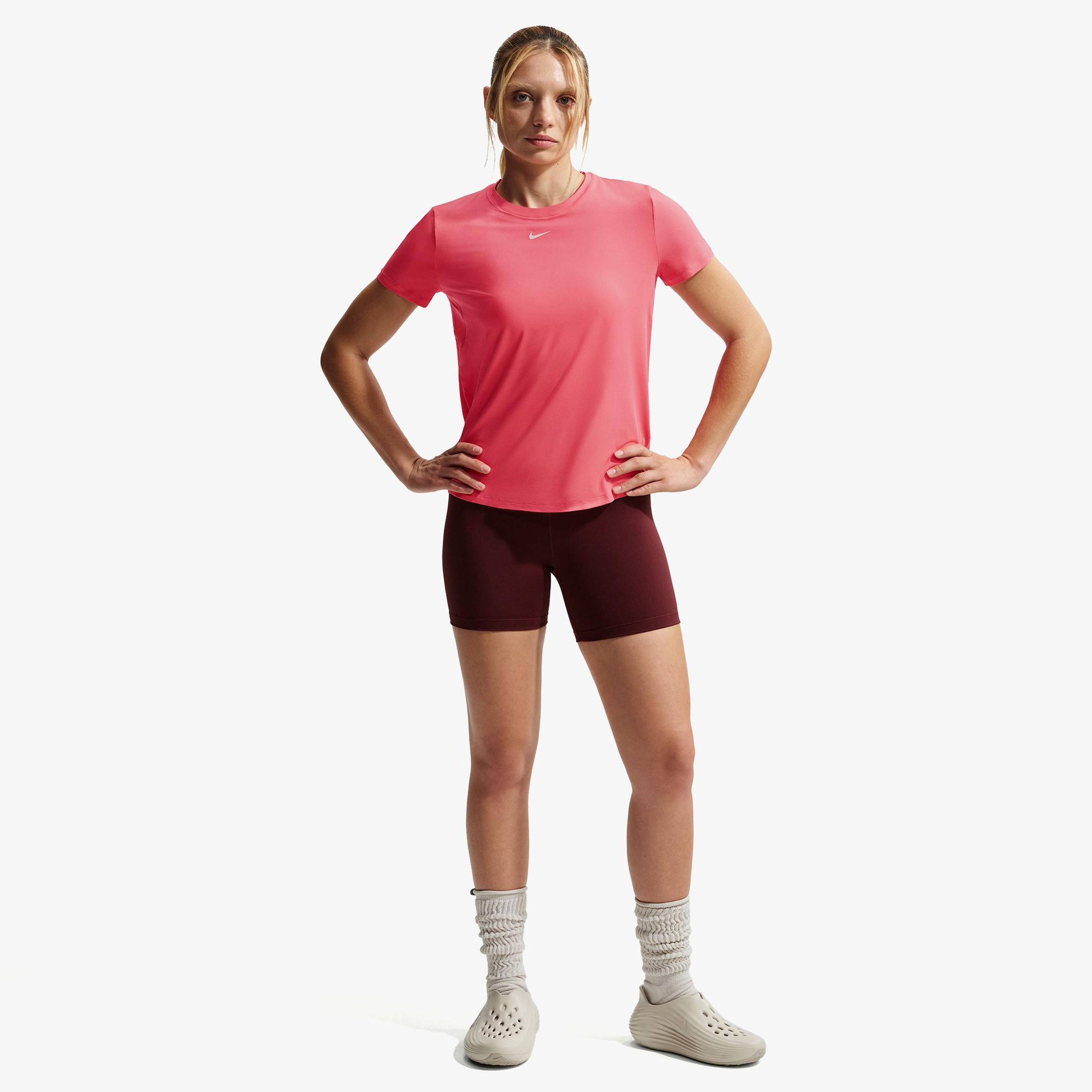 Nike One Classic Dri-Fit Kadın Pembe T-Shirt