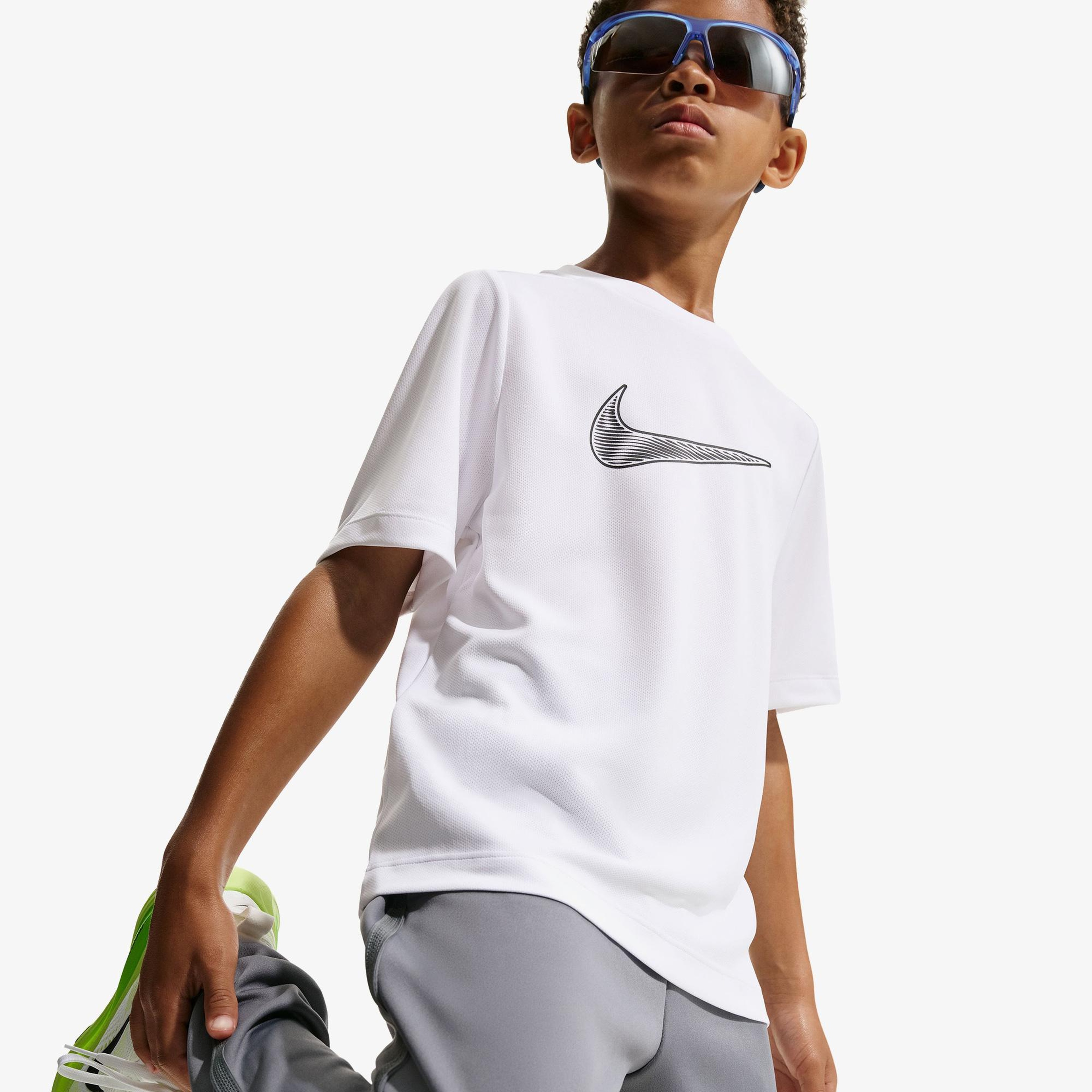 Nike Dri-Fit Multi Çocuk Beyaz T-Shirt