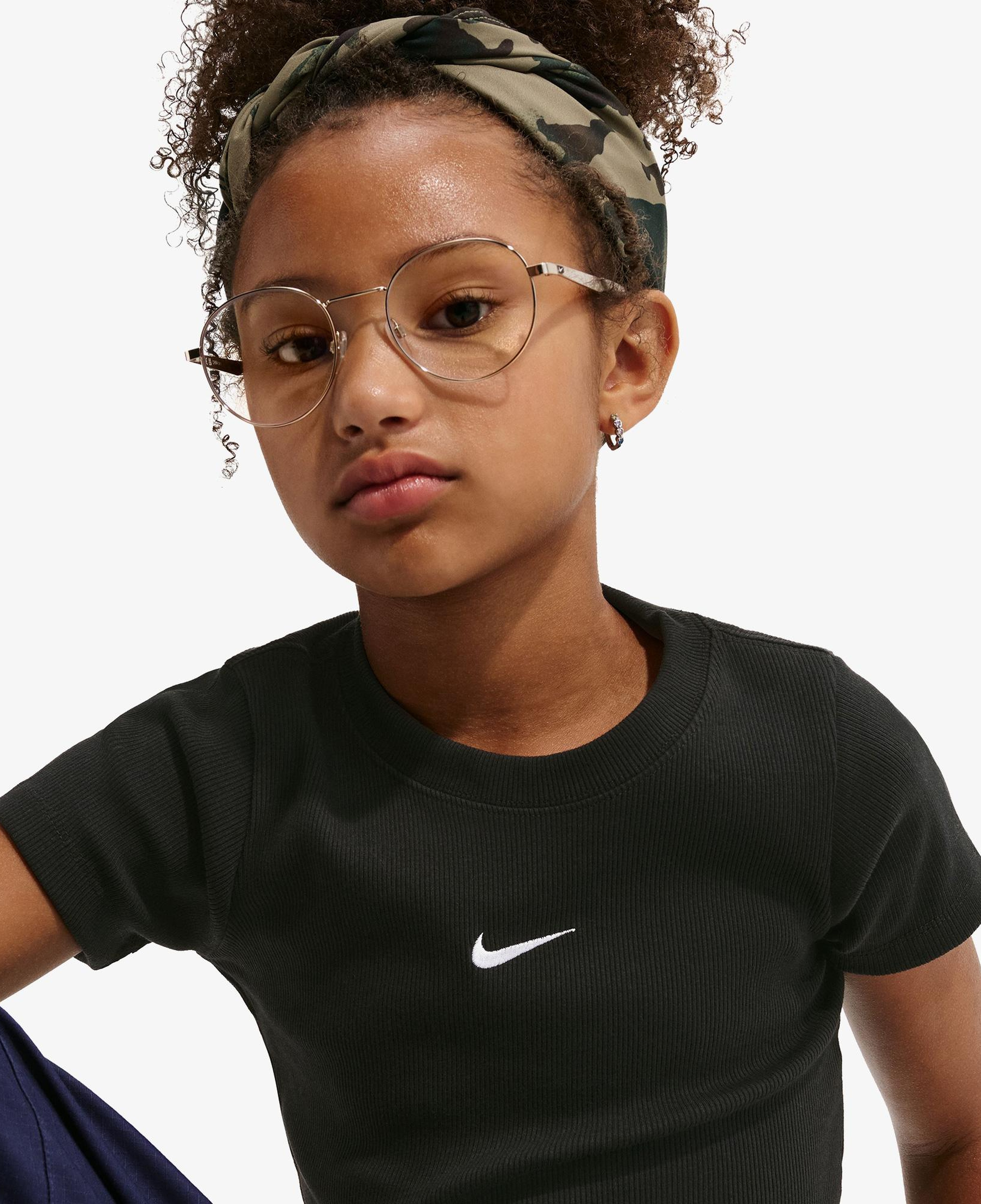 Nike Sportswear Çocuk Siyah Crop T-Shirt