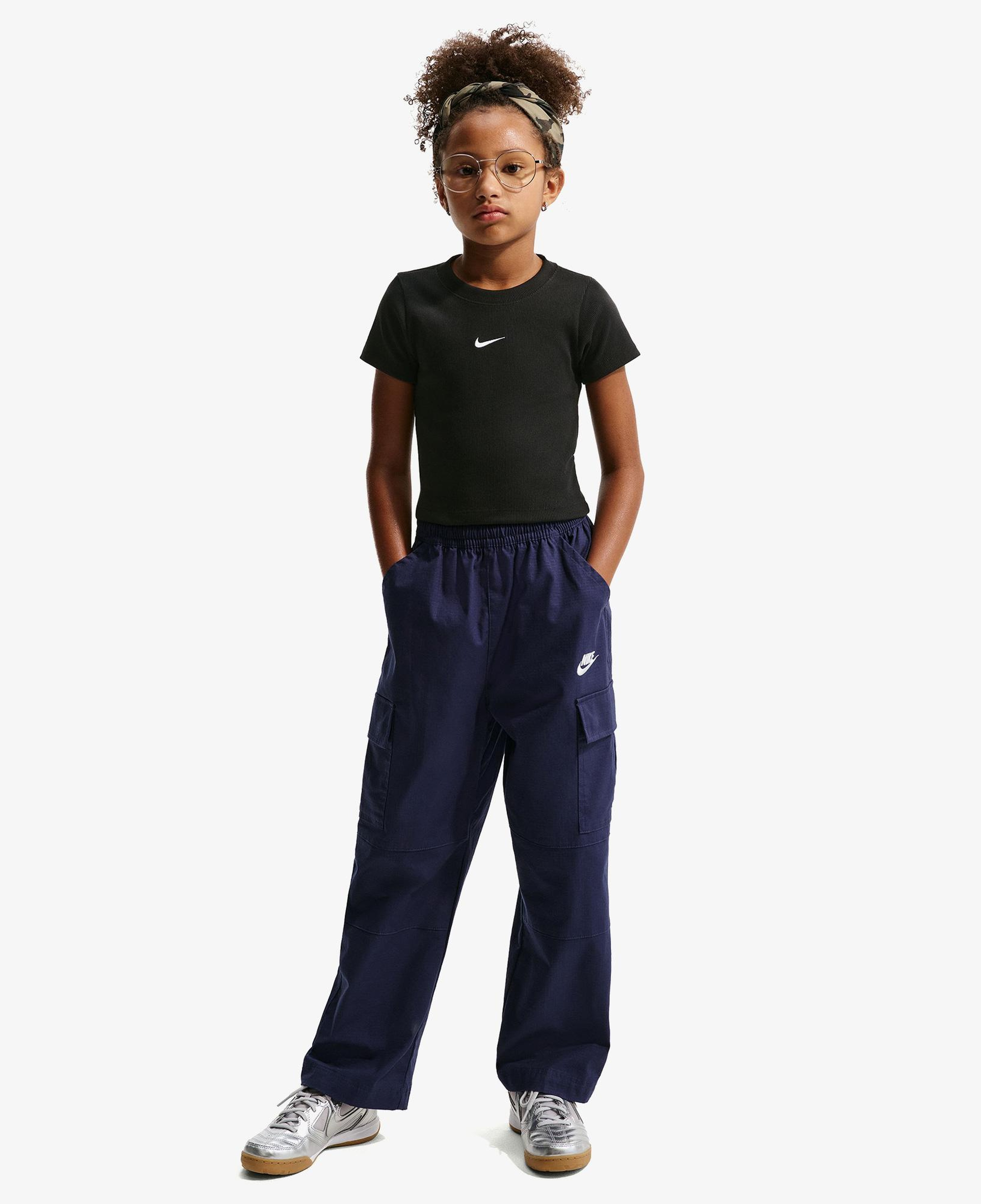 Nike Sportswear Çocuk Siyah Crop T-Shirt