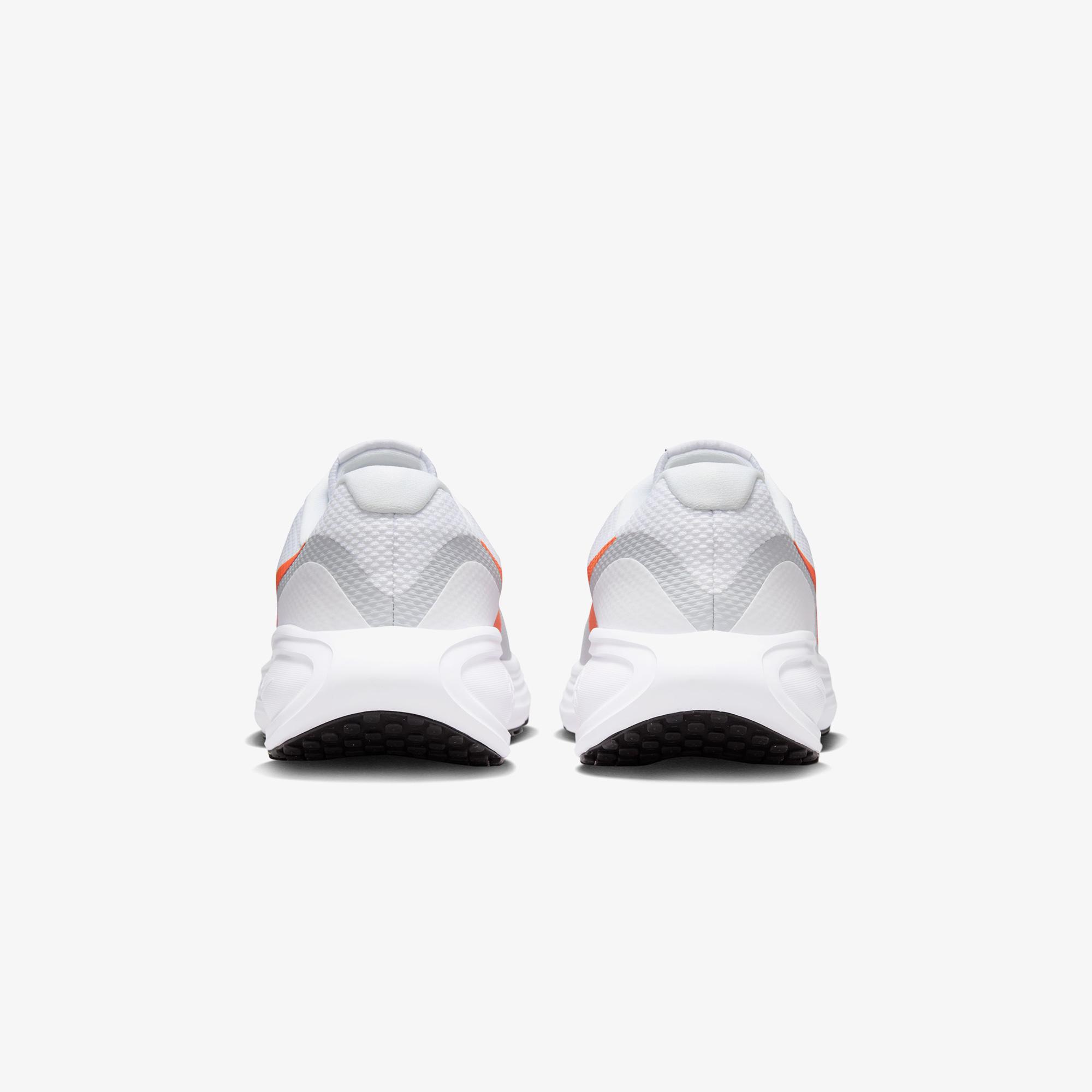 Nike Revolution 8 Erkek Beyaz Koşu Ayakkabısı