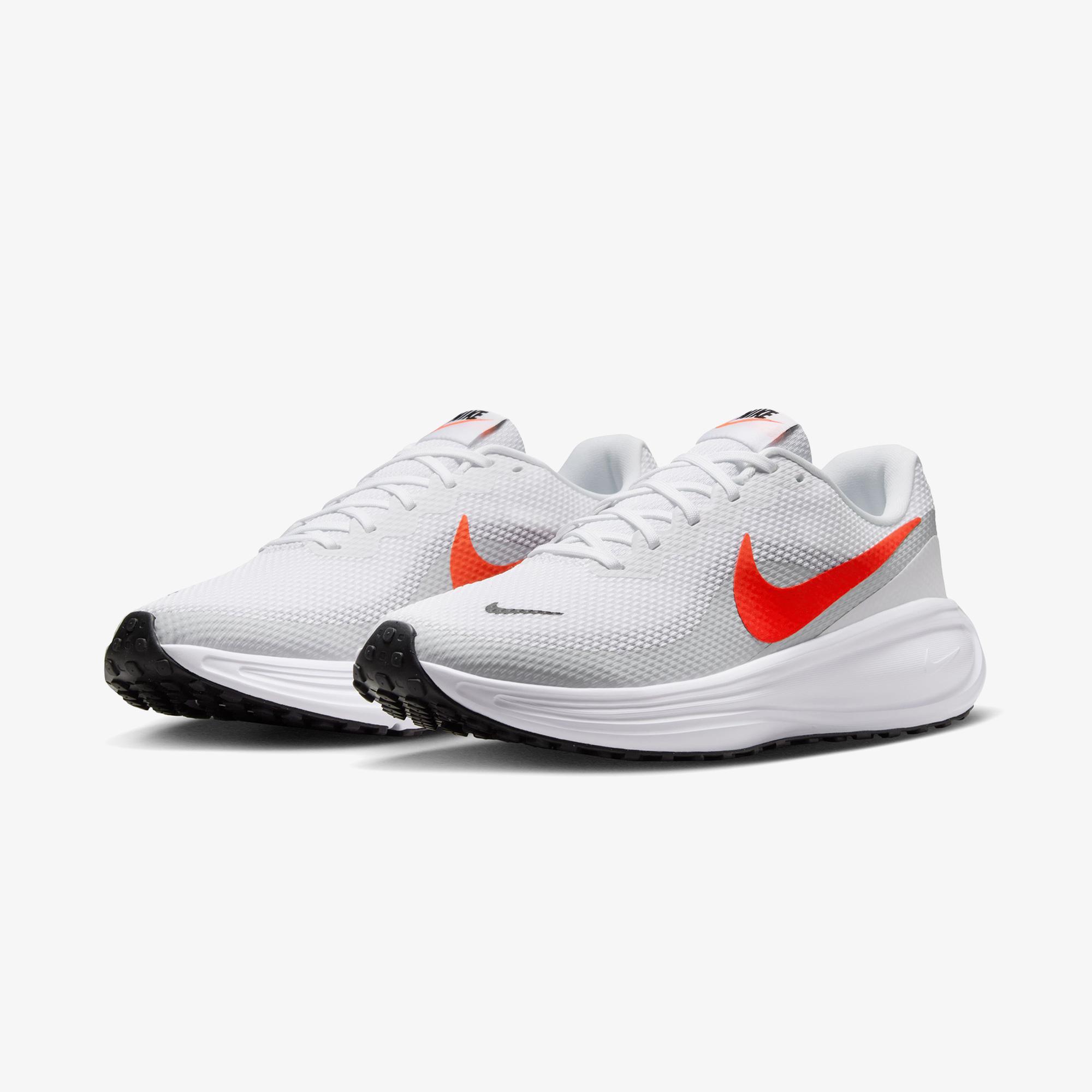 Nike Revolution 8 Erkek Beyaz Koşu Ayakkabısı