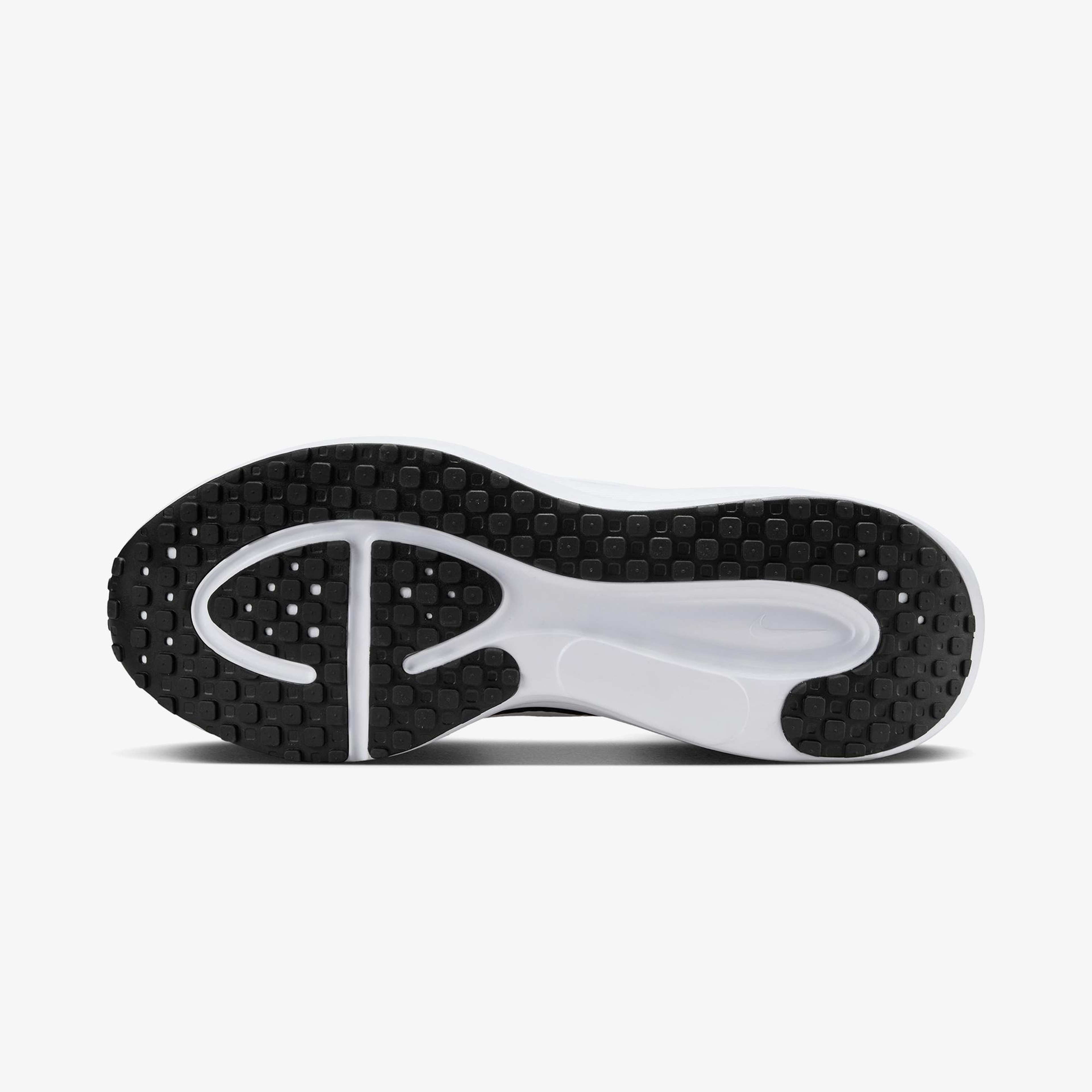 Nike Revolution 8 Erkek Siyah Koşu Ayakkabısı