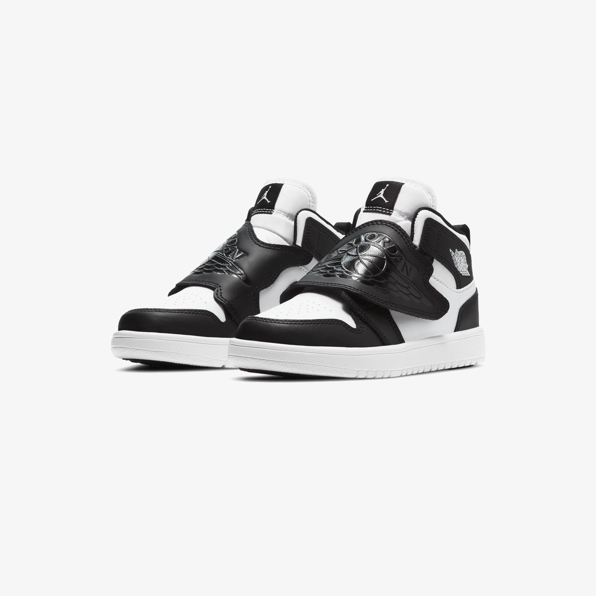 Jordan Sky 1 Çocuk Siyah Spor Ayakkabı