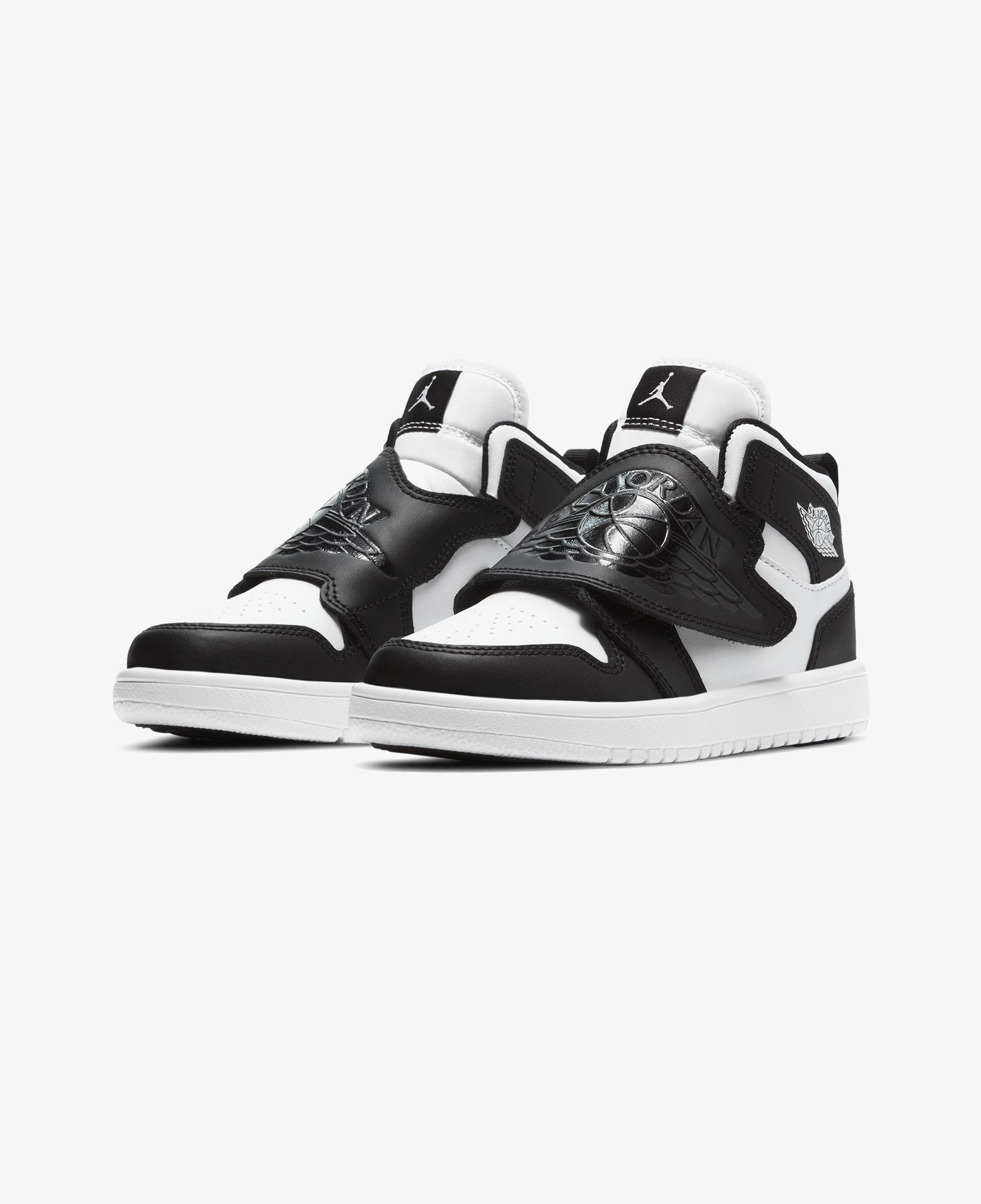 Jordan Sky 1 Çocuk Siyah Spor Ayakkabı