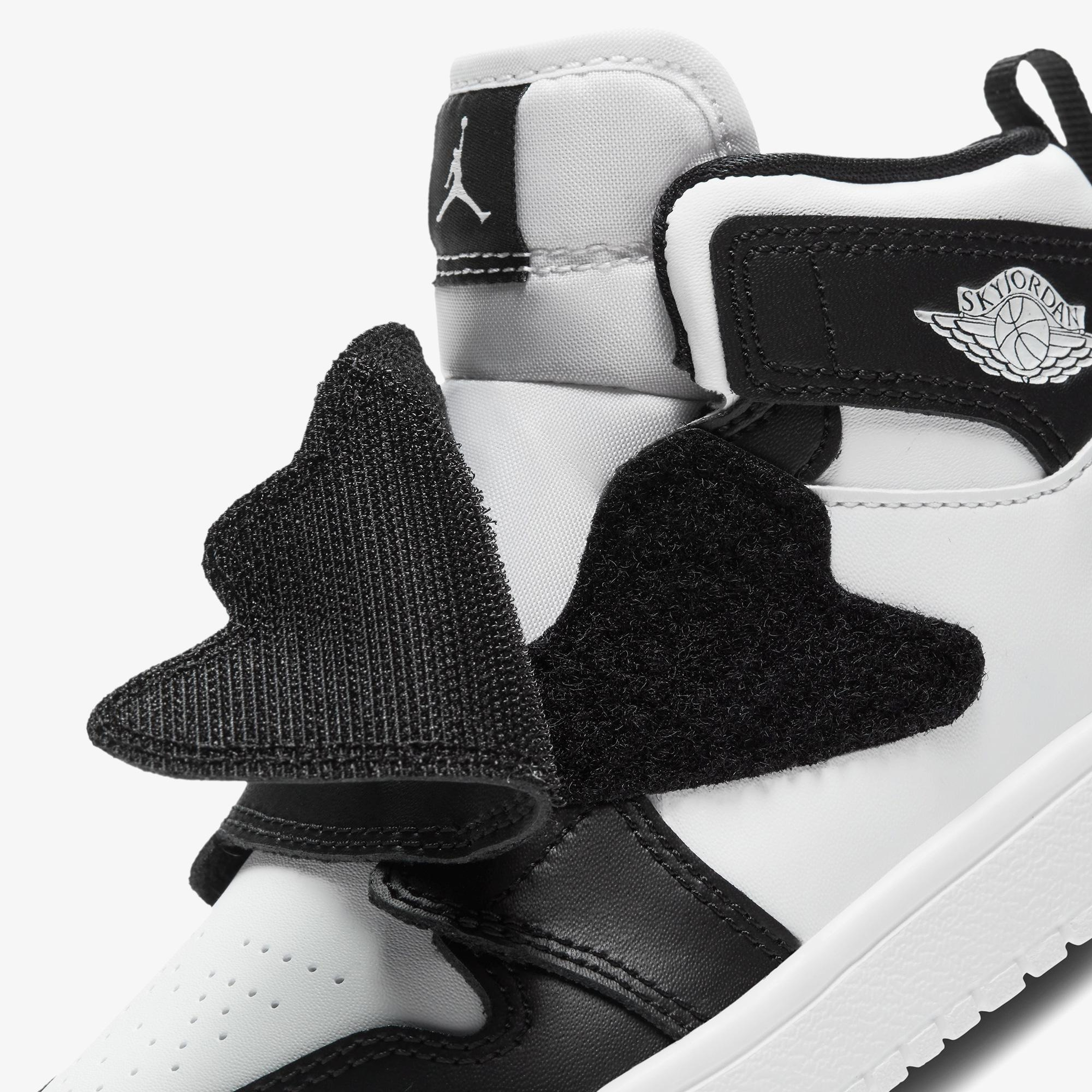 Jordan Sky 1 Çocuk Siyah Spor Ayakkabı