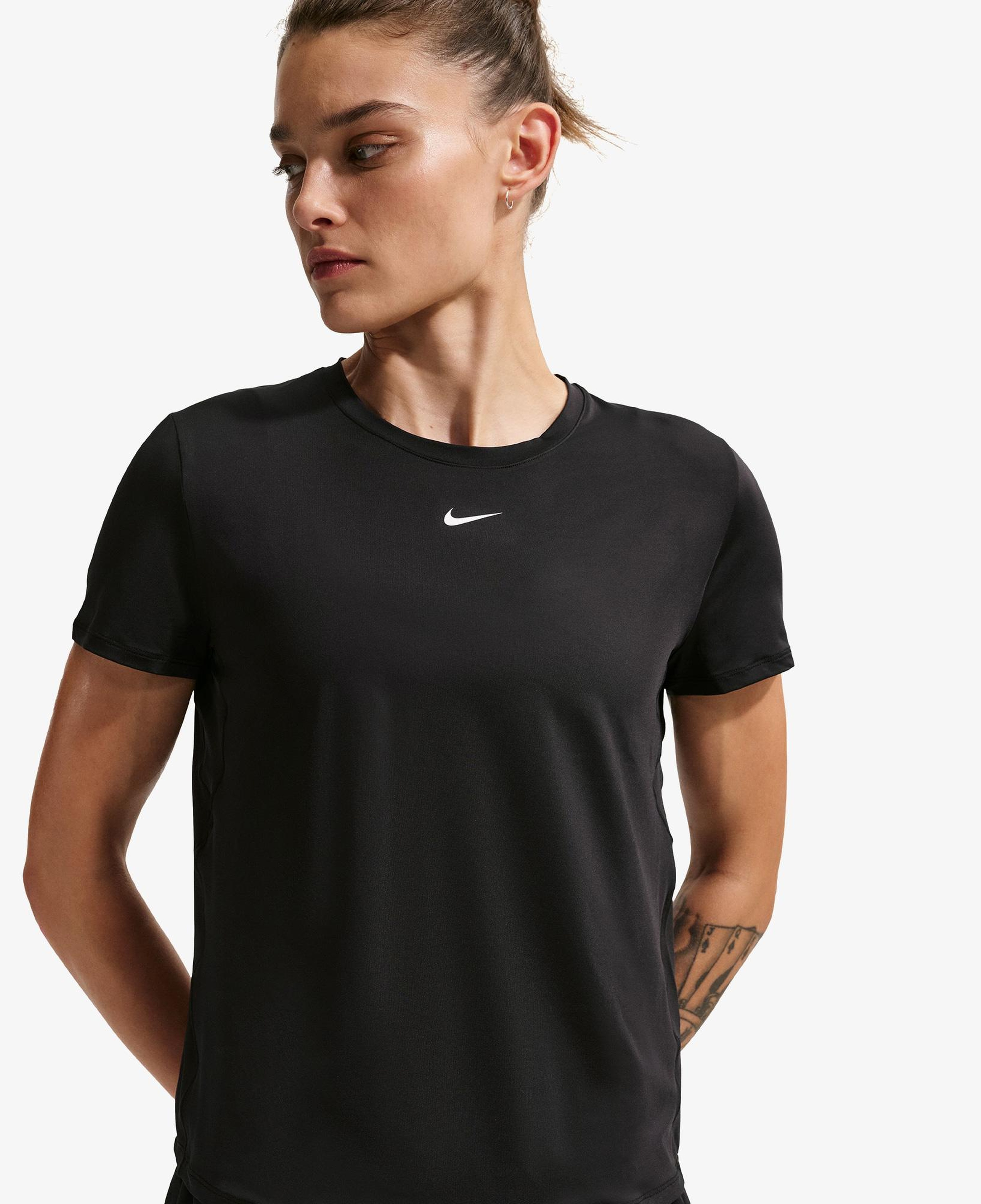 Nike One Classic Dri-Fit Kadın Siyah T-Shirt