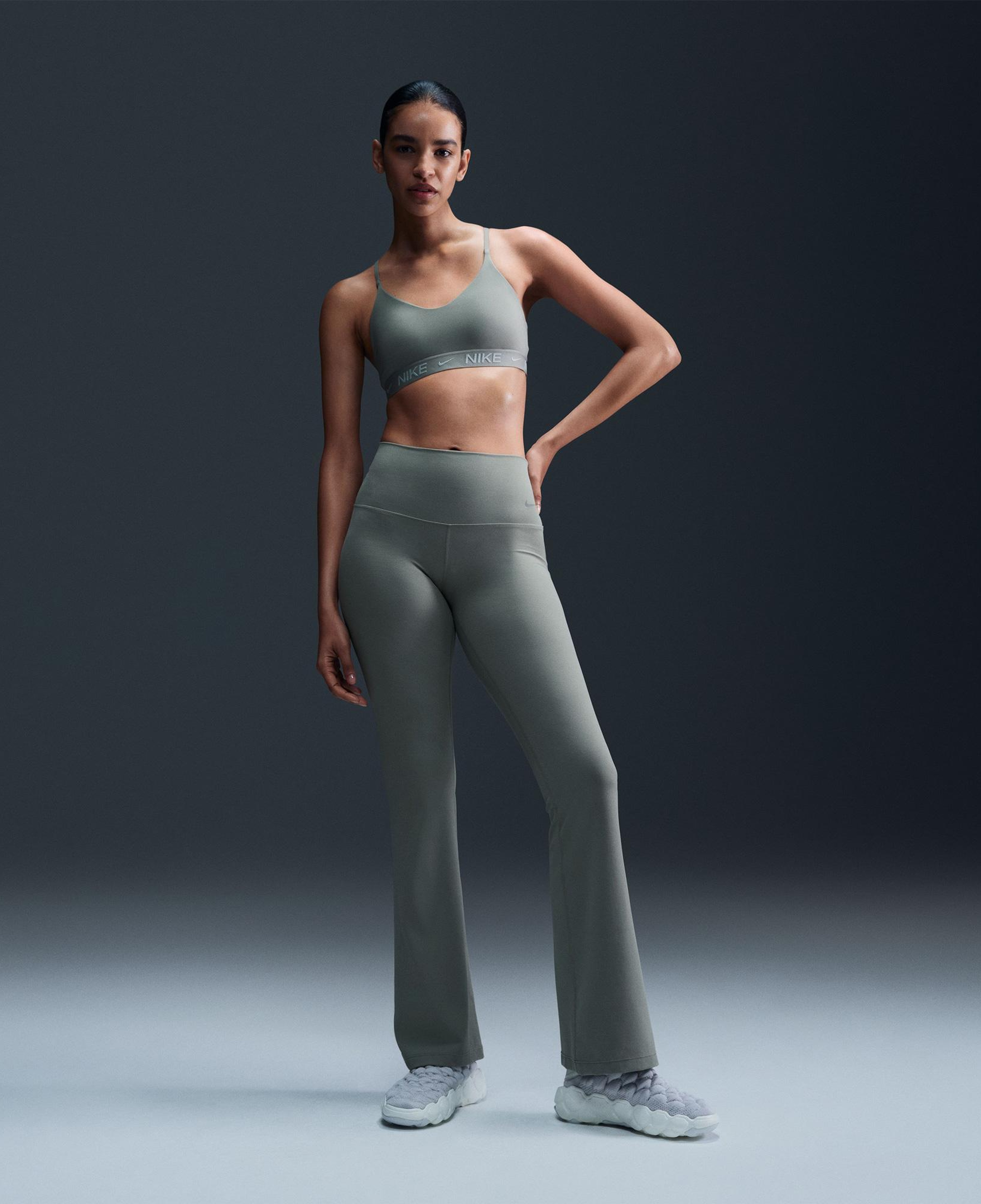 Nike Dri-Fit Indy Hafif Destekli Kadın Yeşil Bra