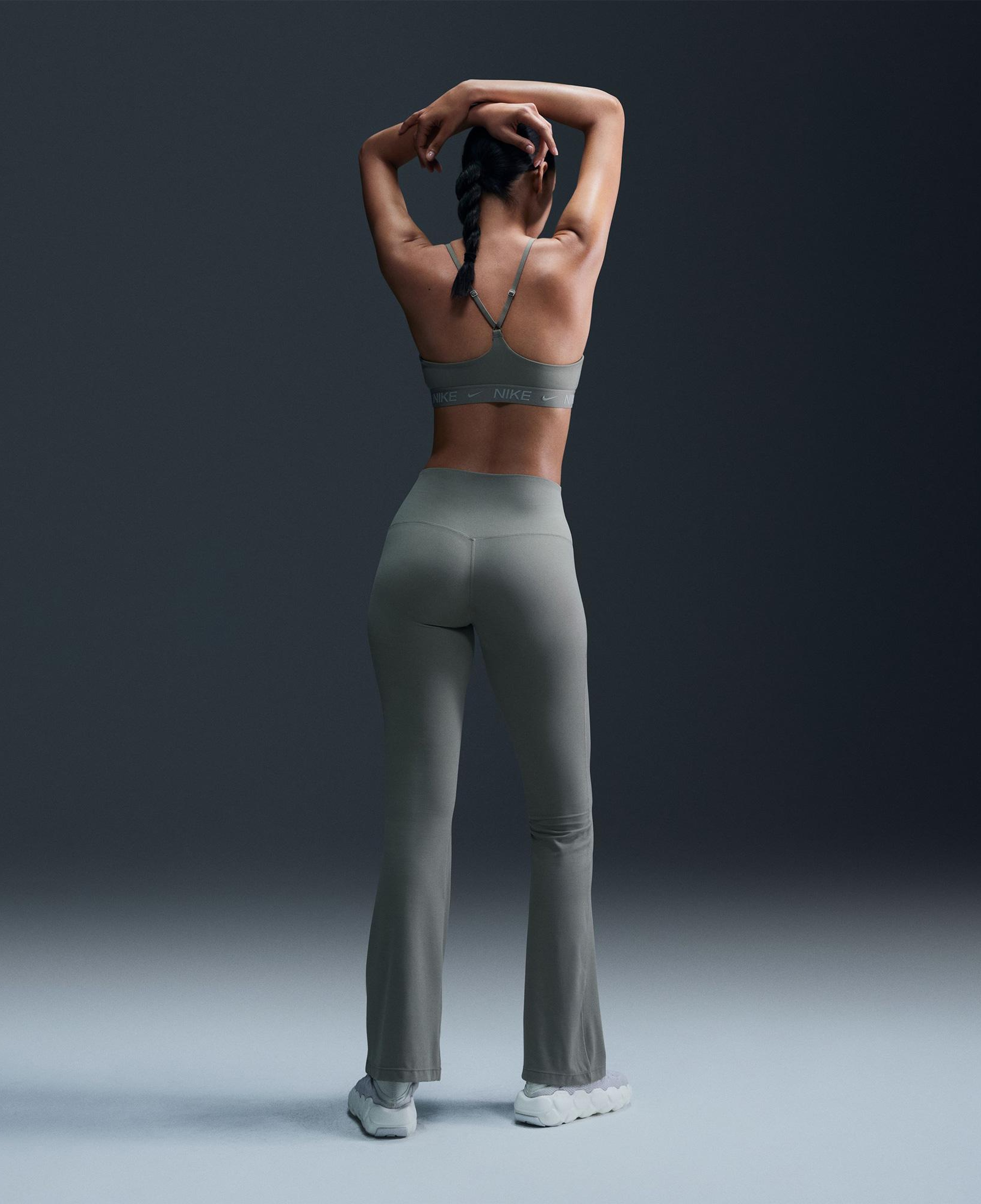 Nike Dri-Fit Indy Hafif Destekli Kadın Yeşil Bra