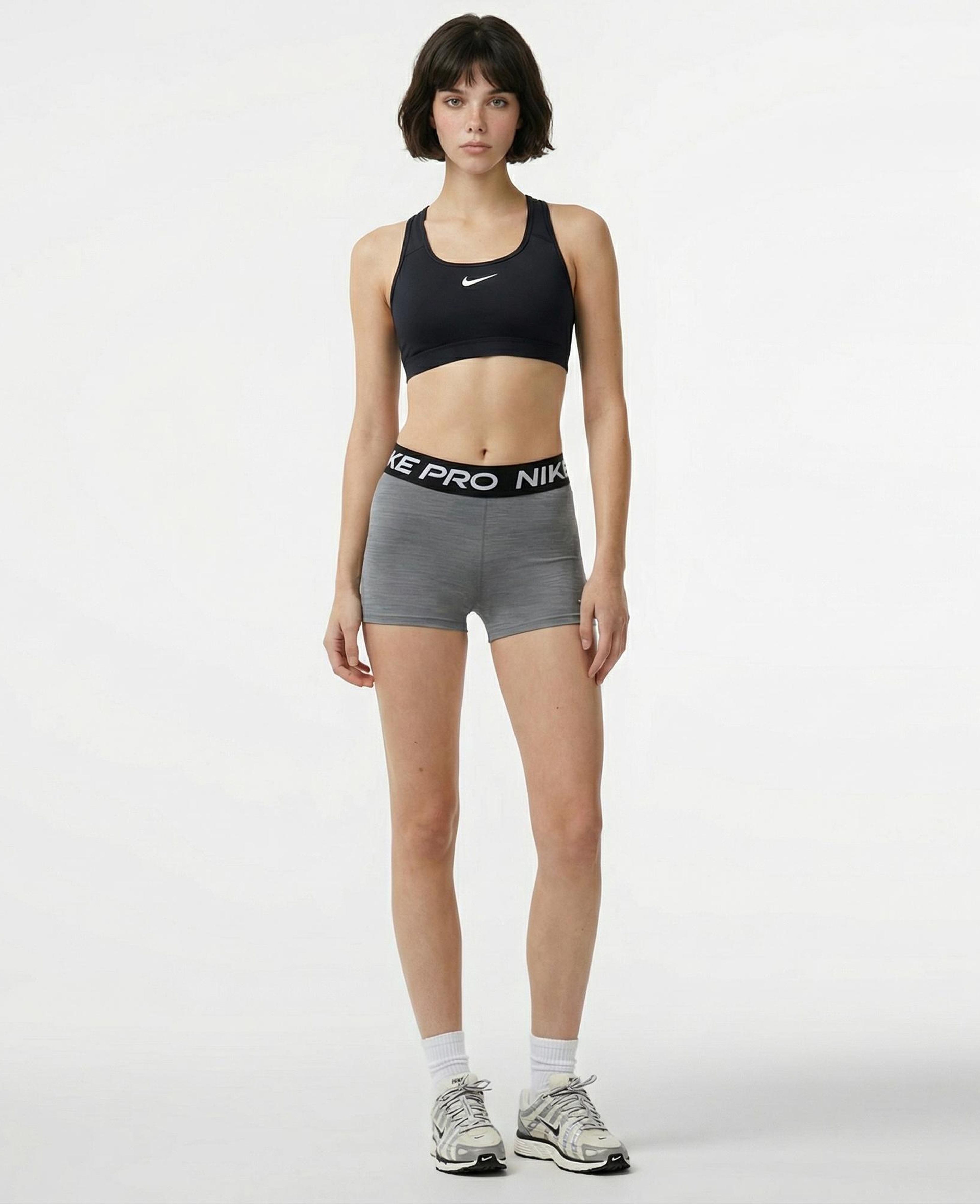 Nike Swoosh Med Sport Kadın Siyah Bra